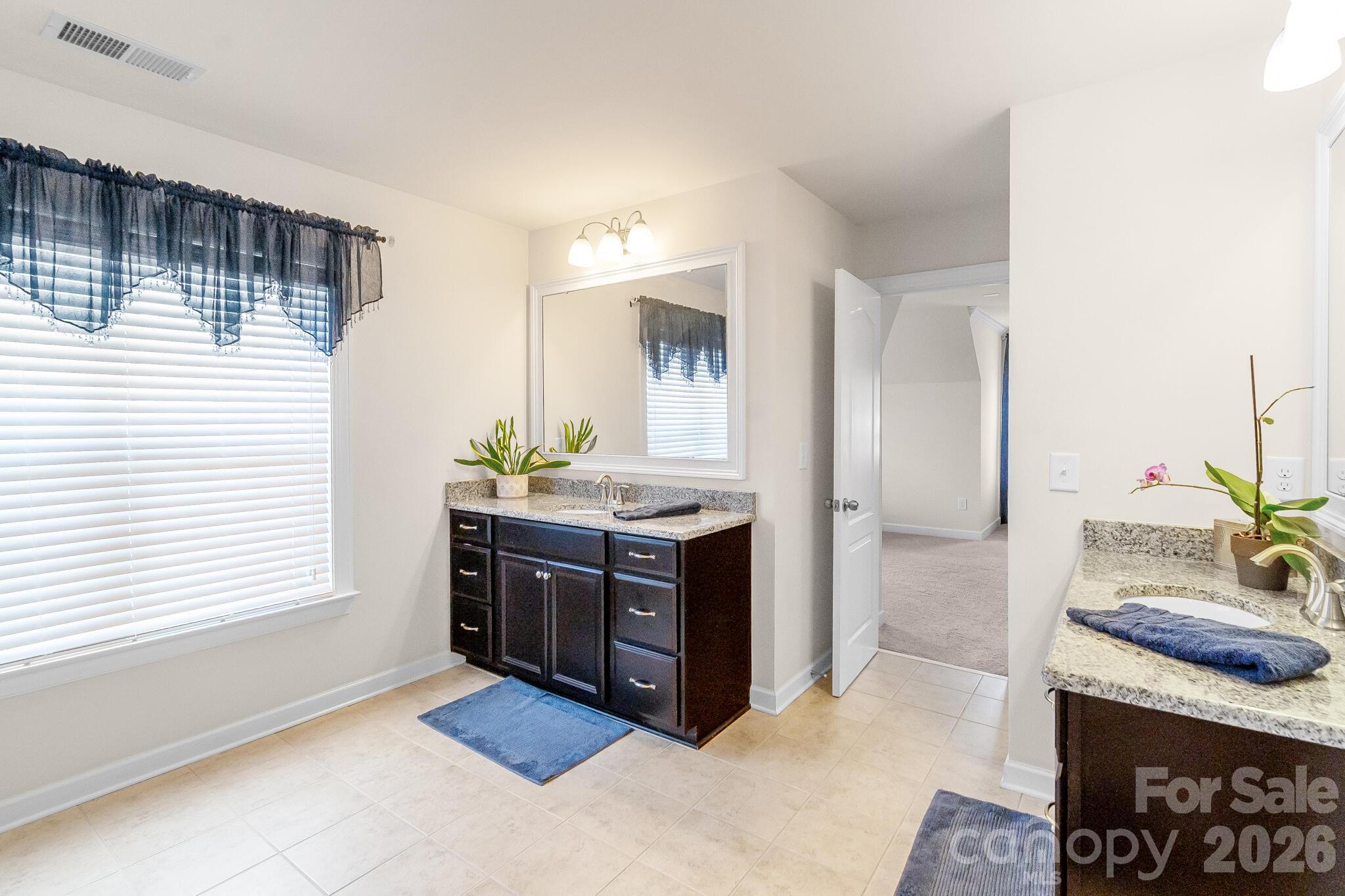 2083 Topaz Plaza — Davidson