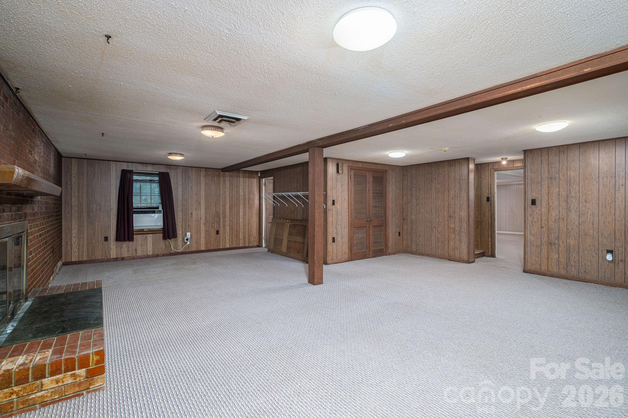1306 11th Avenue SE — Hickory