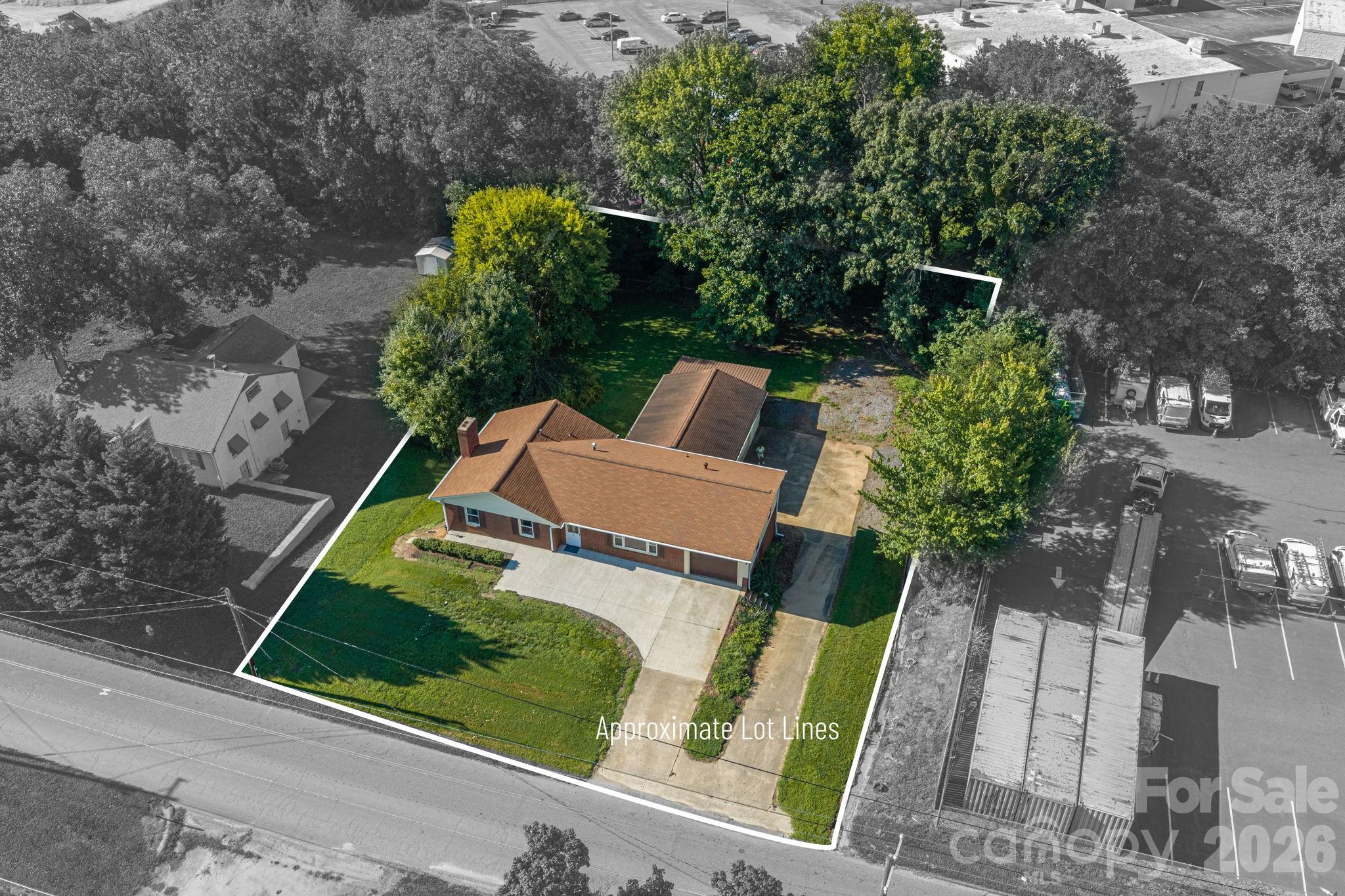 1306 11th Avenue SE — Hickory
