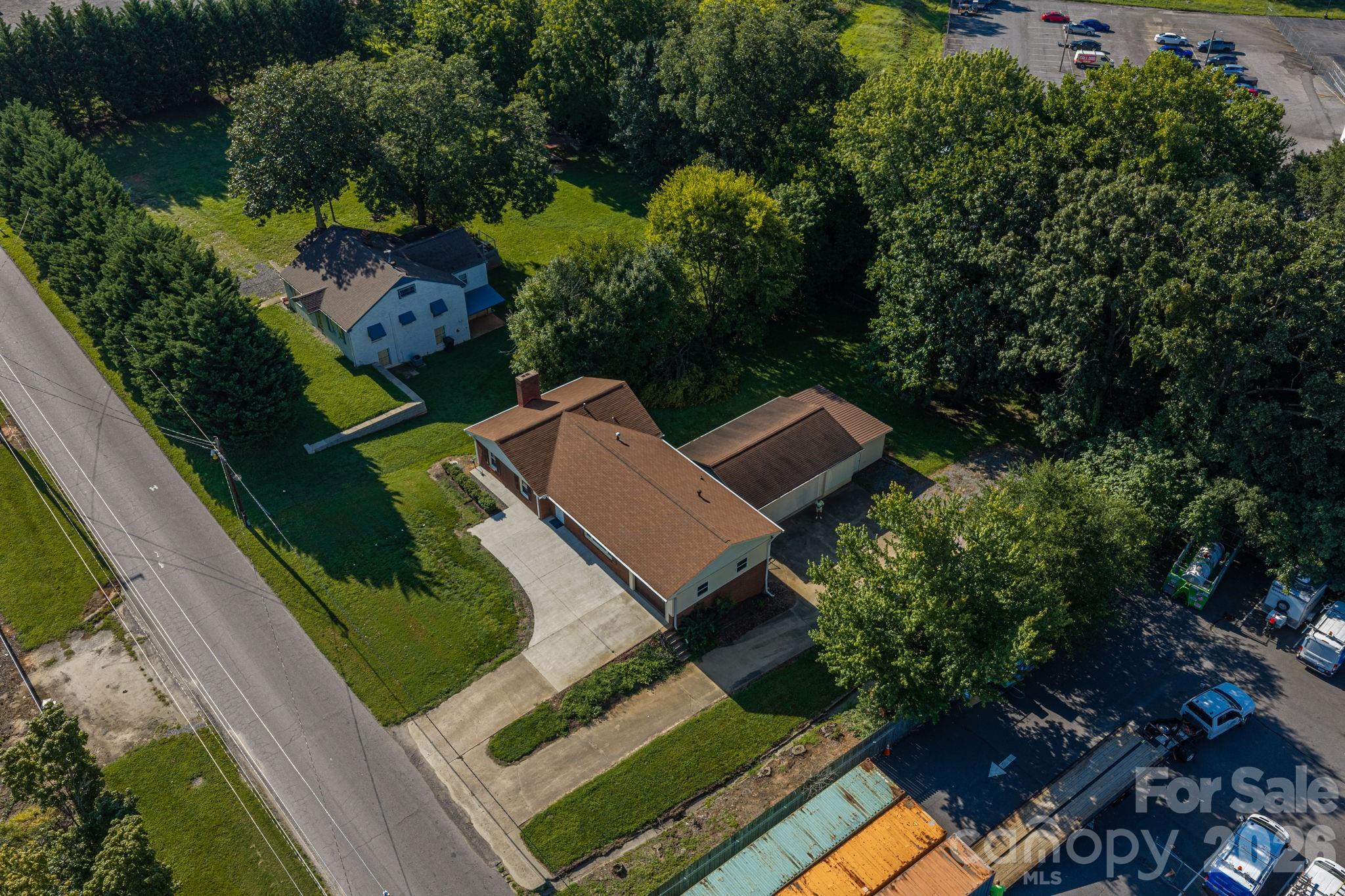 1306 11th Avenue SE — Hickory