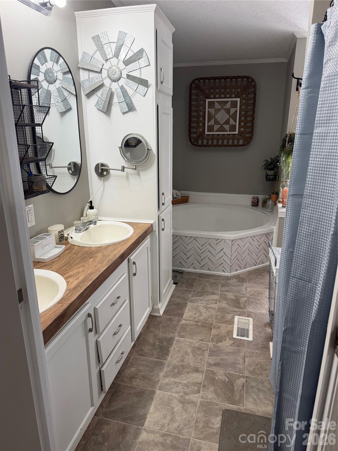 26434 Wayne Drive — Albemarle