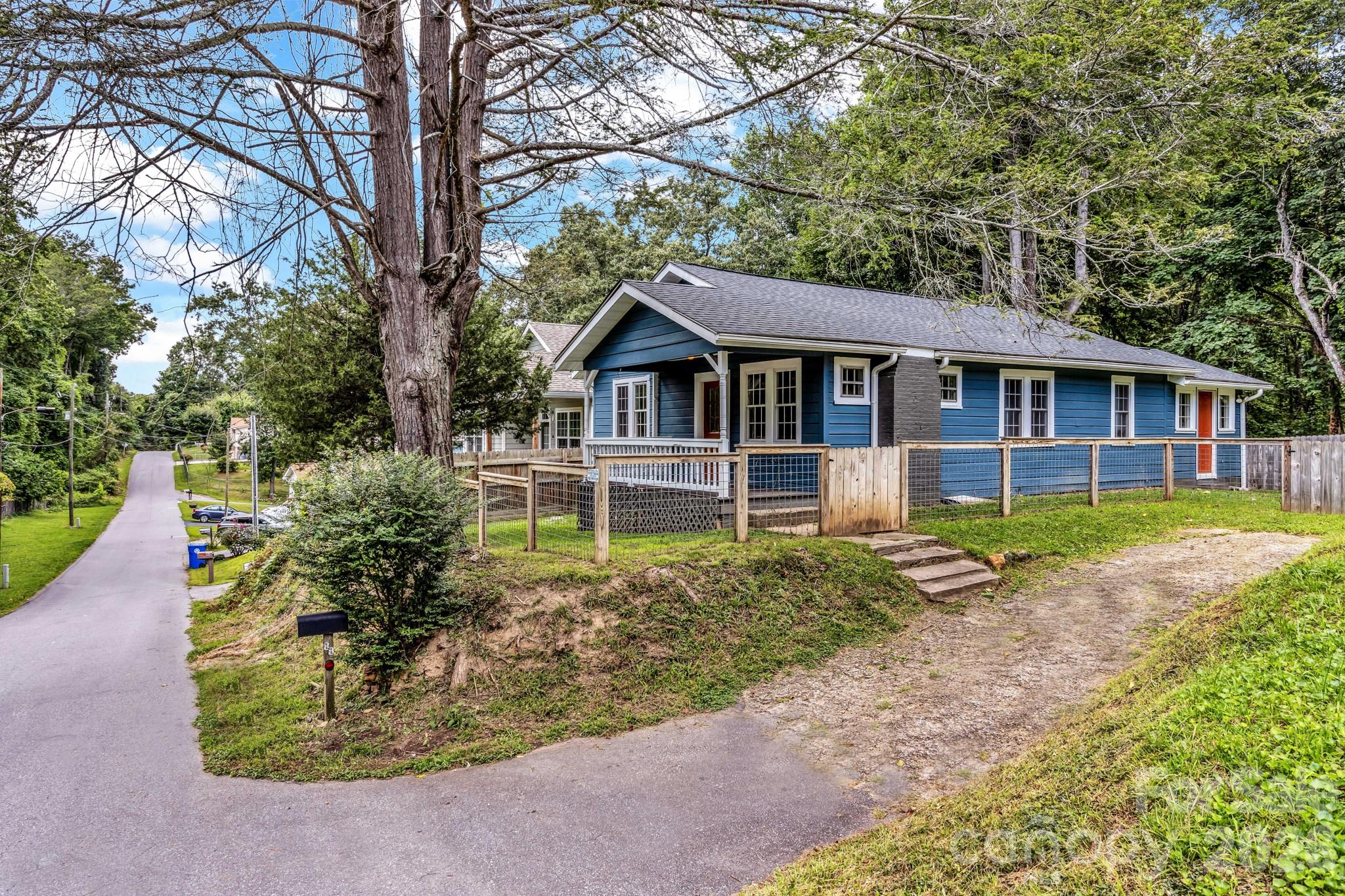 88 Brooklyn Road — Asheville