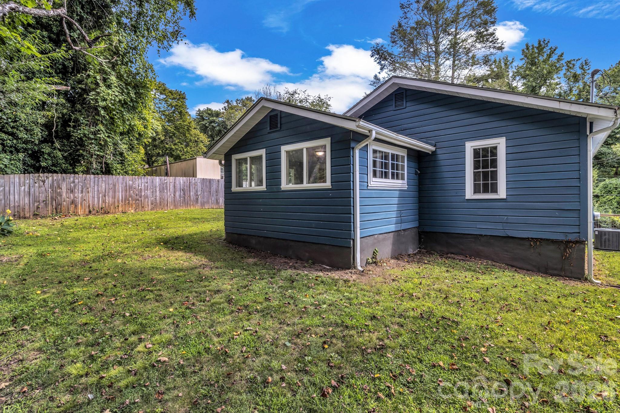 88 Brooklyn Road — Asheville