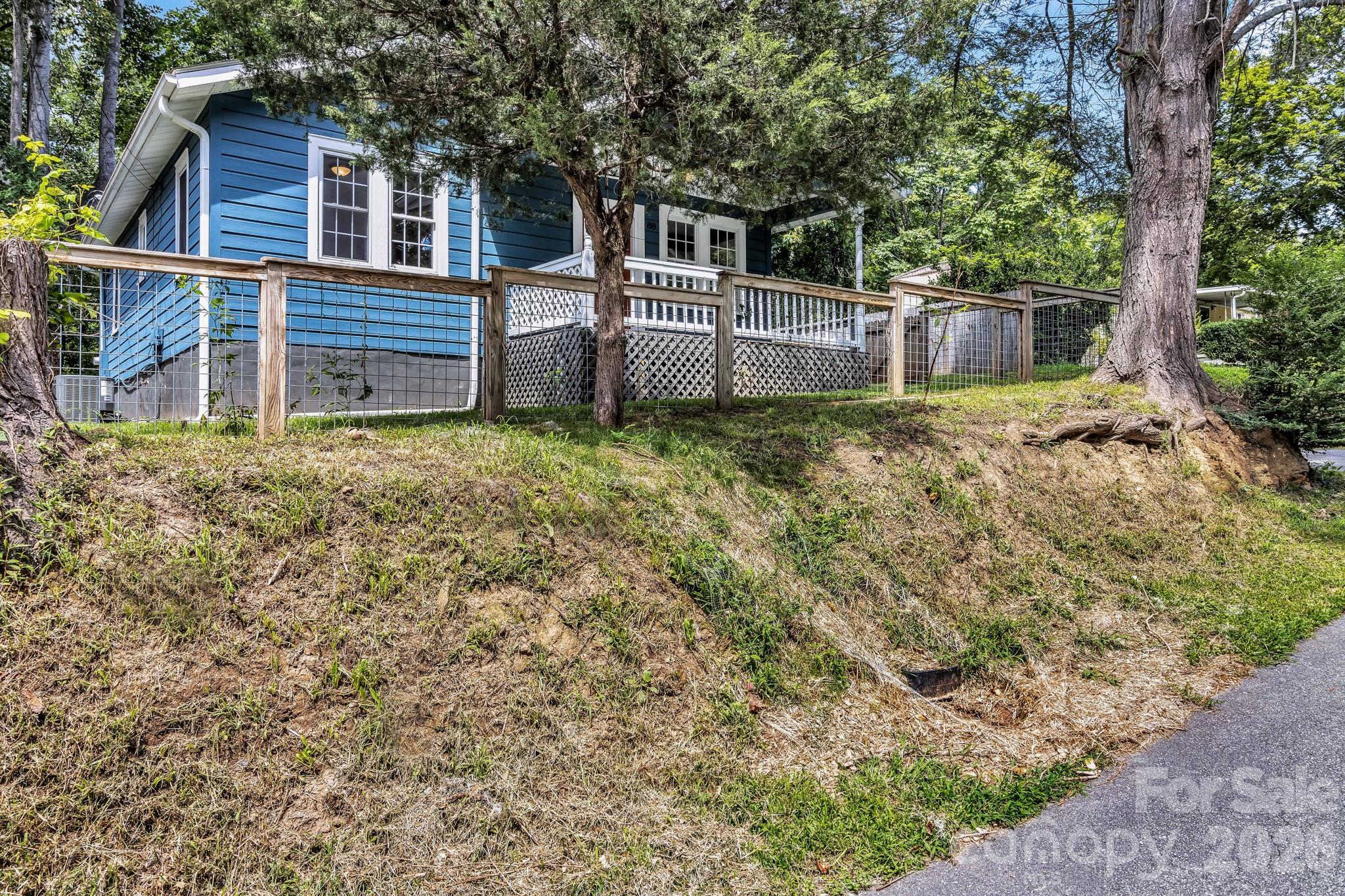 88 Brooklyn Road — Asheville