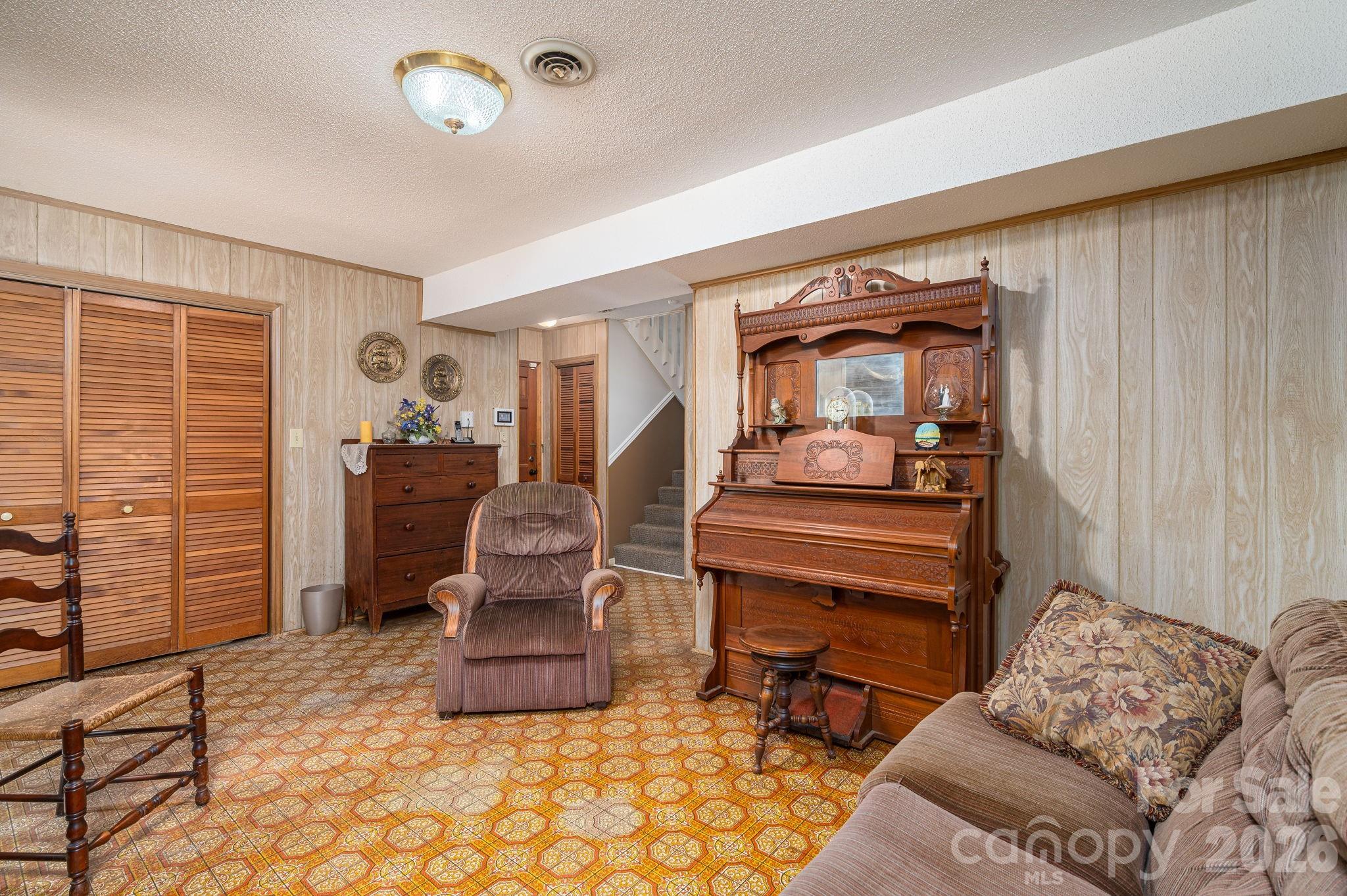 3448 Anderson Mountain Road — Maiden