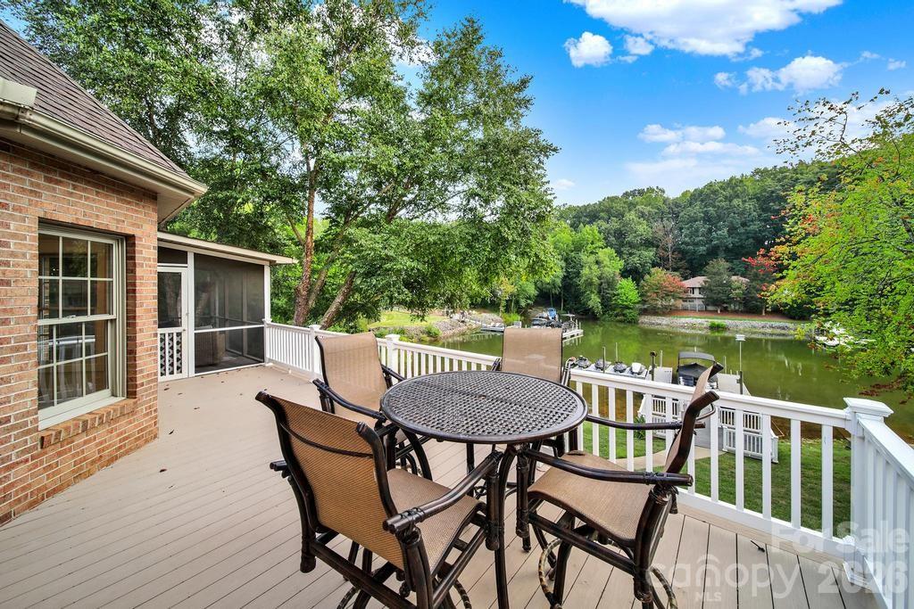 388 Ponderosa Circle — Mooresville