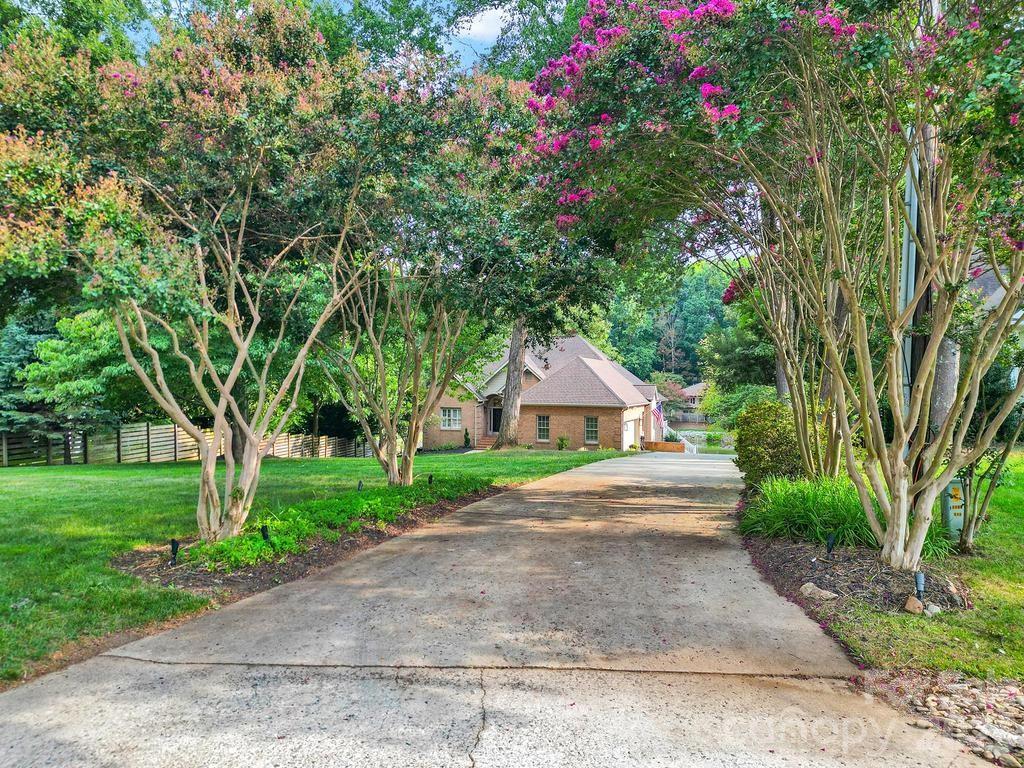 388 Ponderosa Circle — Mooresville