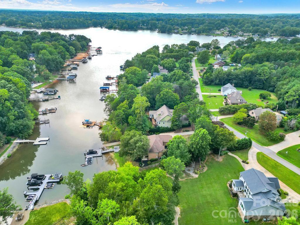 388 Ponderosa Circle — Mooresville