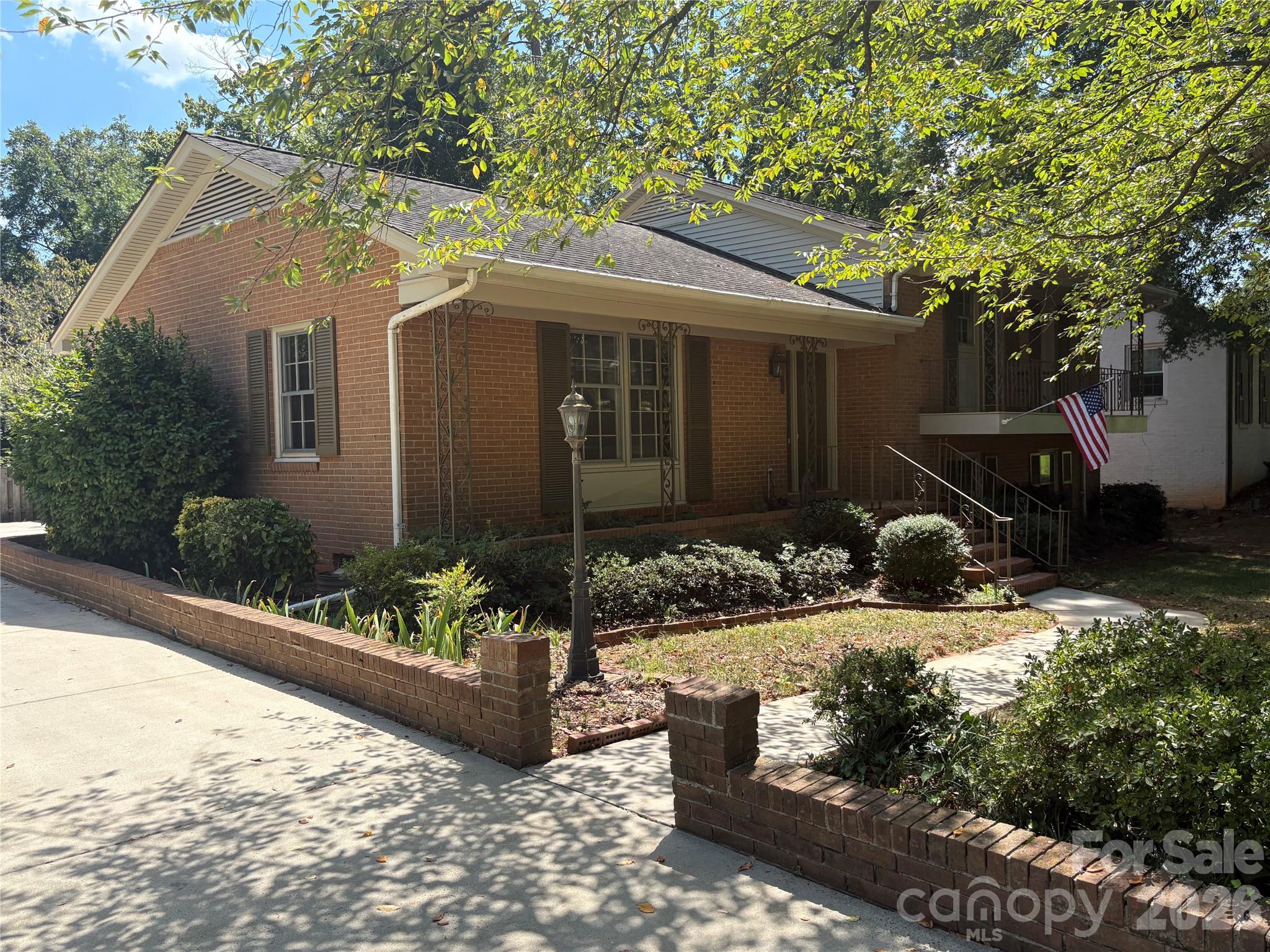 1215 Brockton Lane — Charlotte