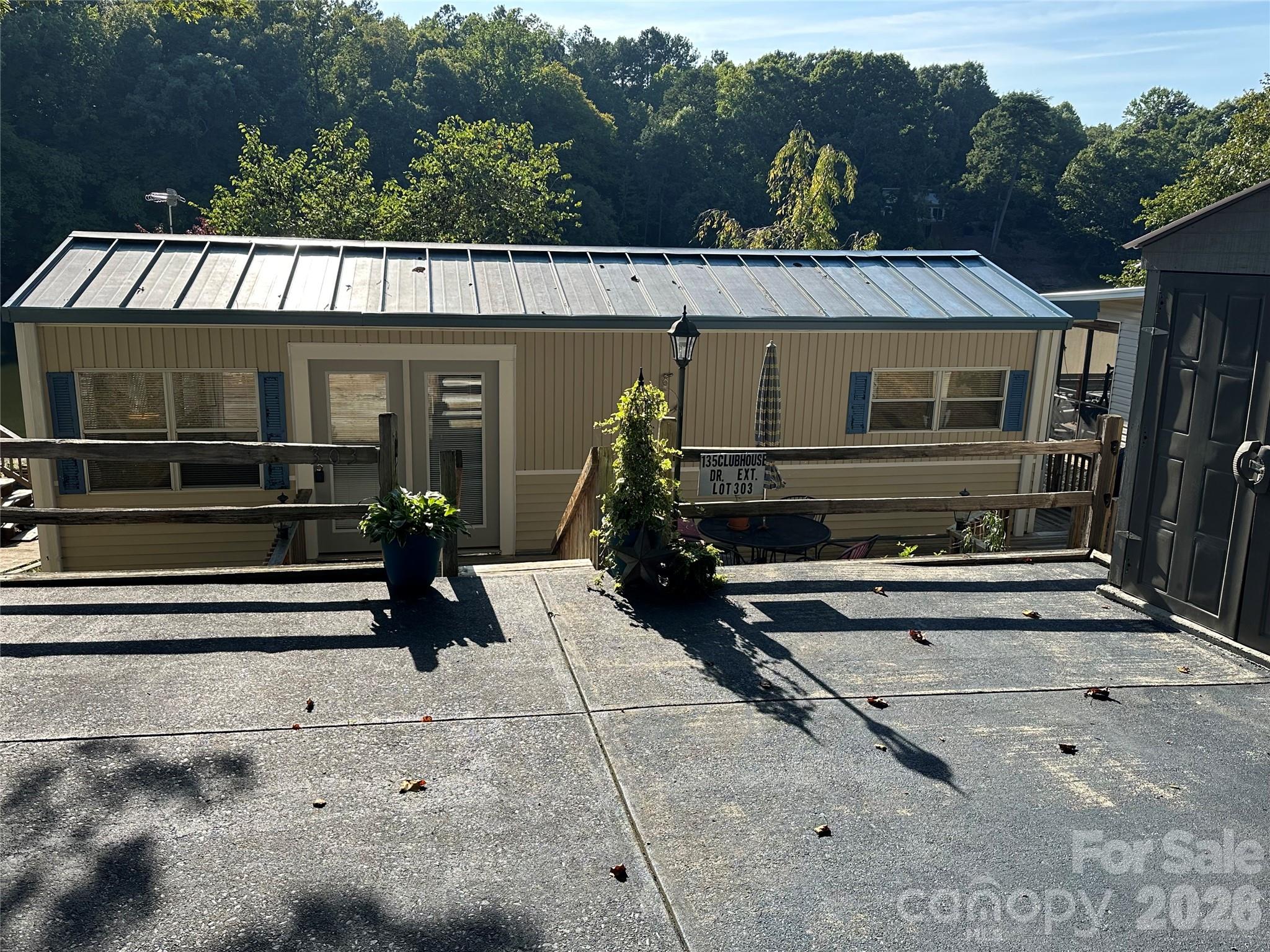 135 Clubhouse Drive Extension — New London