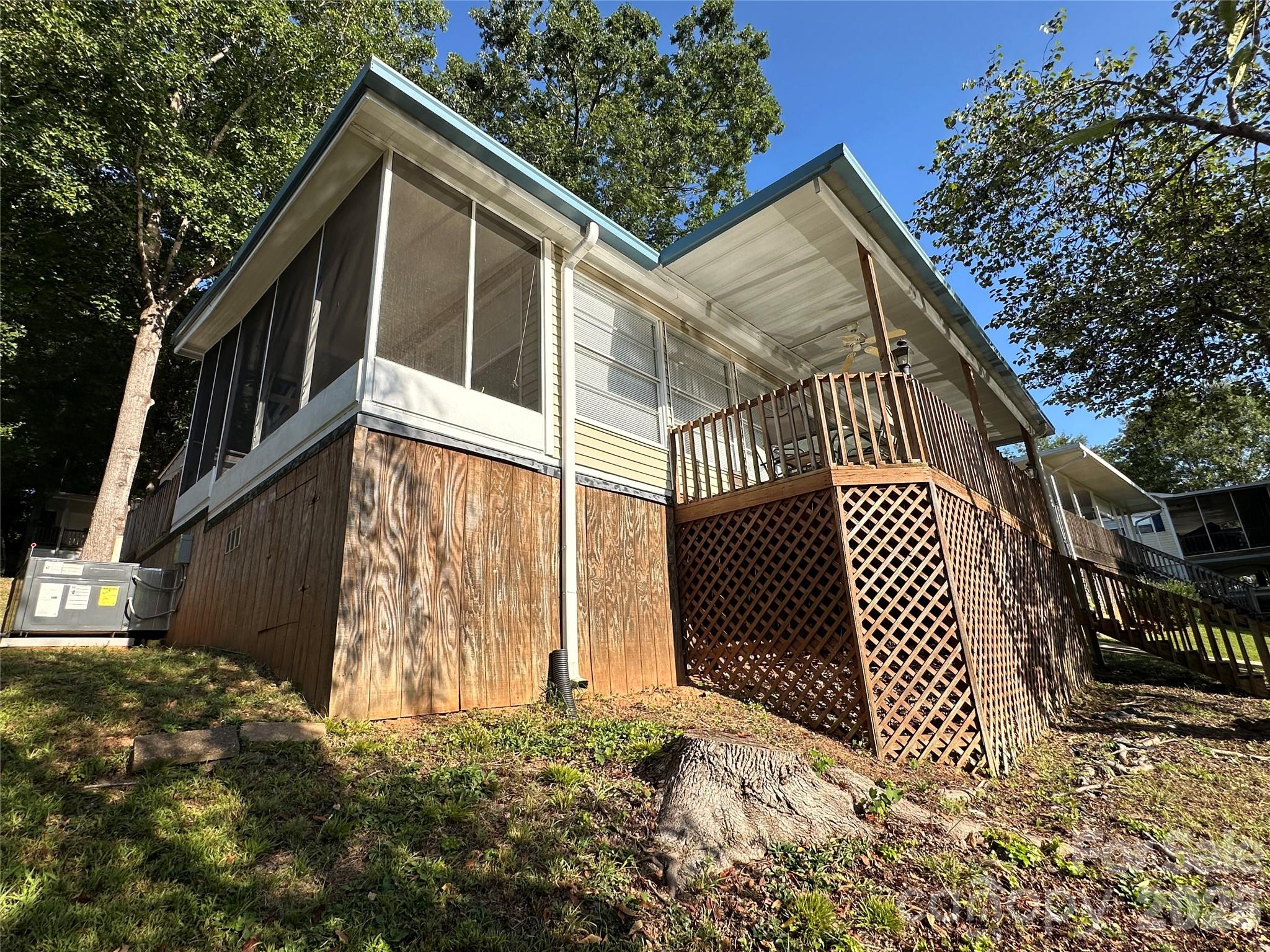135 Clubhouse Drive Extension — New London