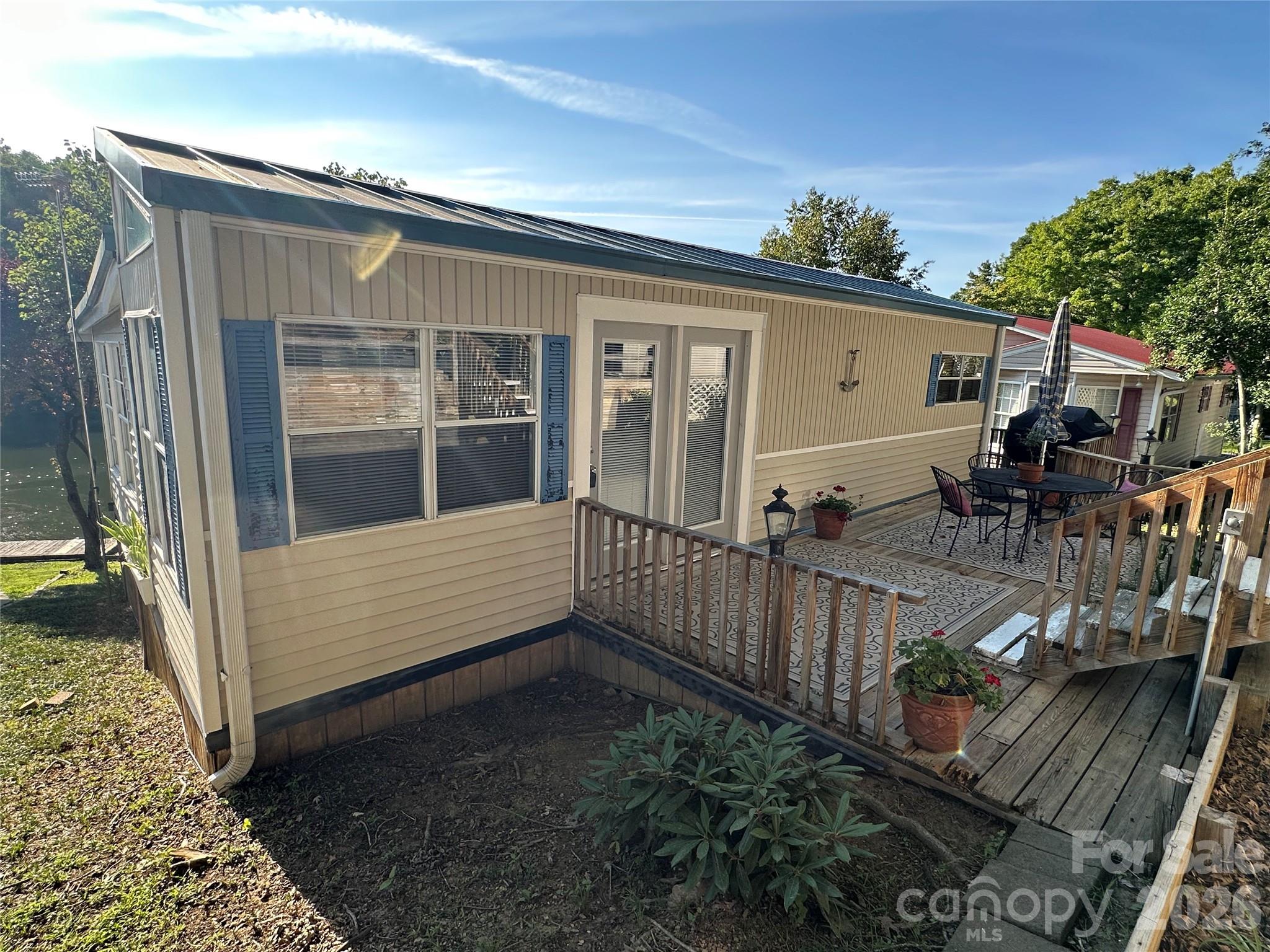 135 Clubhouse Drive Extension — New London