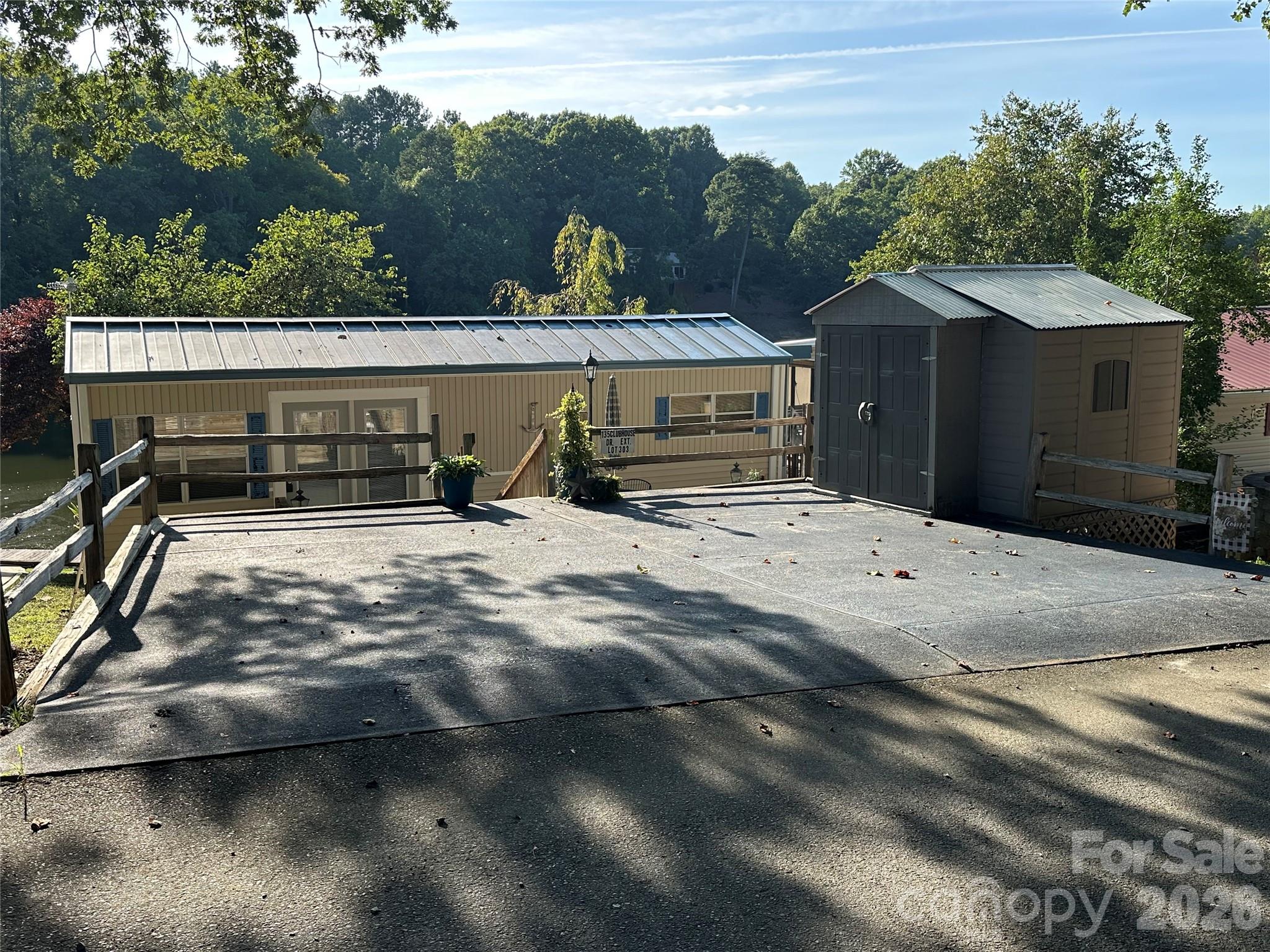 135 Clubhouse Drive Extension — New London