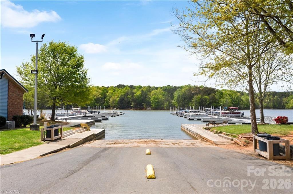 135 Clubhouse Drive Extension — New London