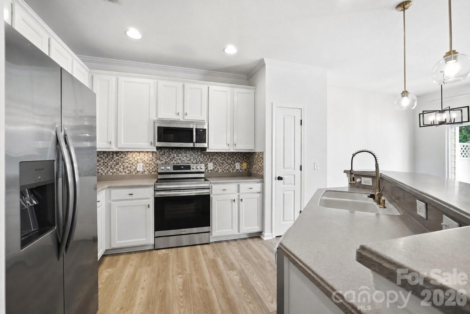 461 River Park Road — Belmont