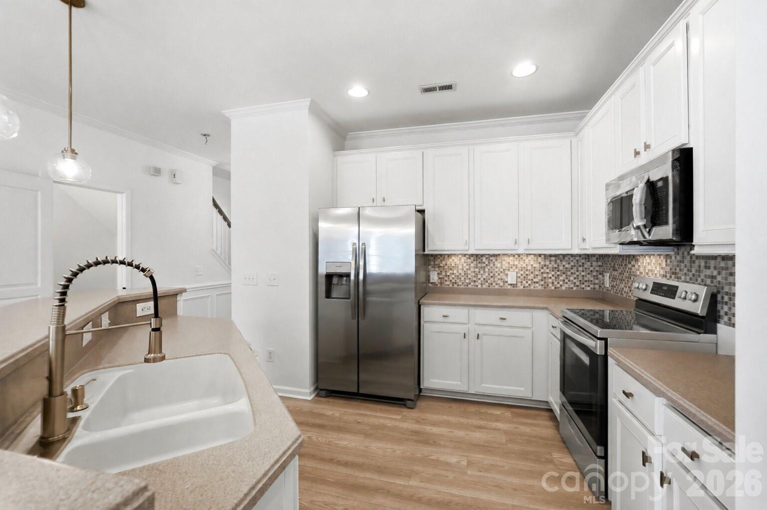 461 River Park Road — Belmont