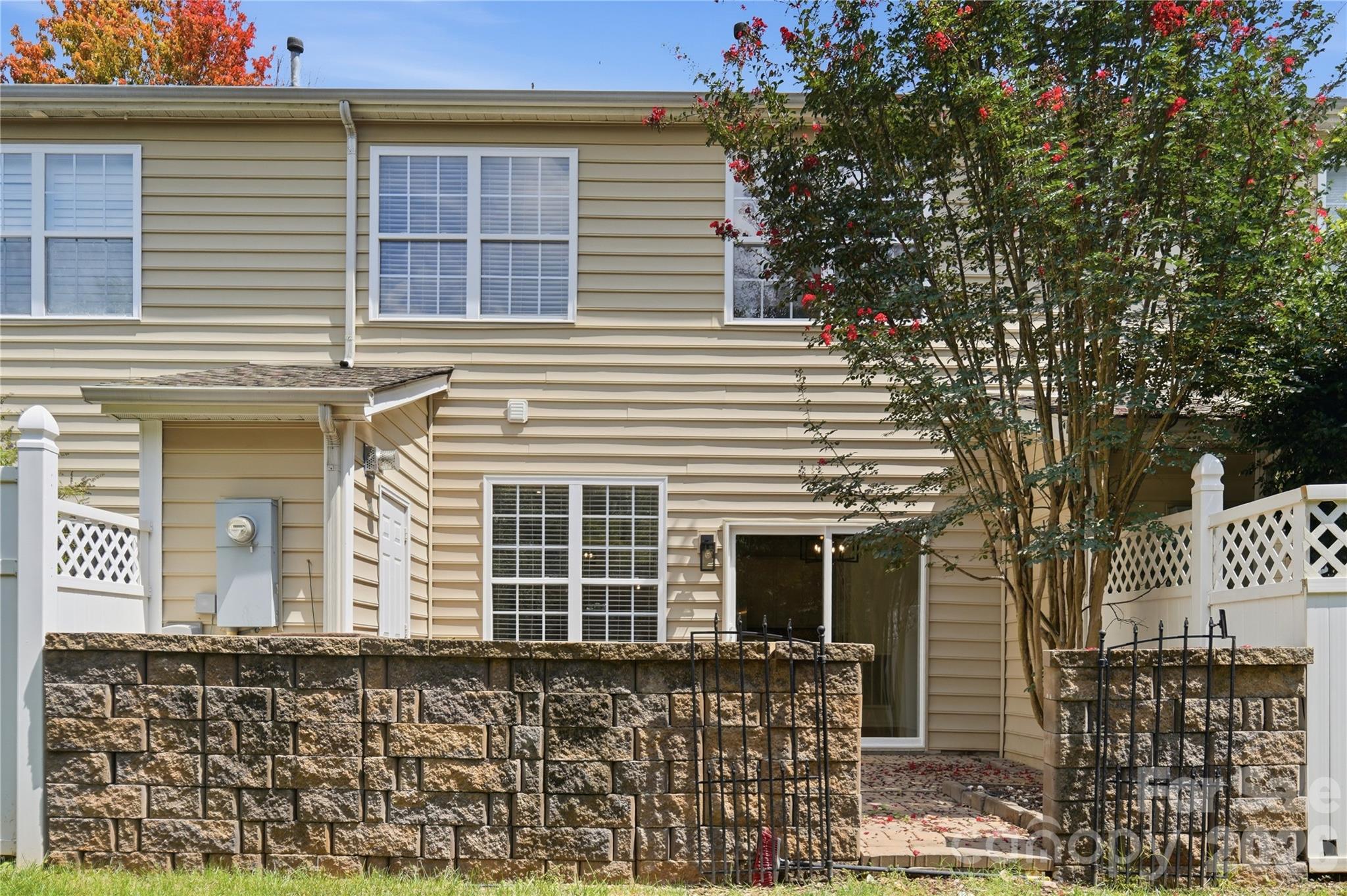 461 River Park Road — Belmont