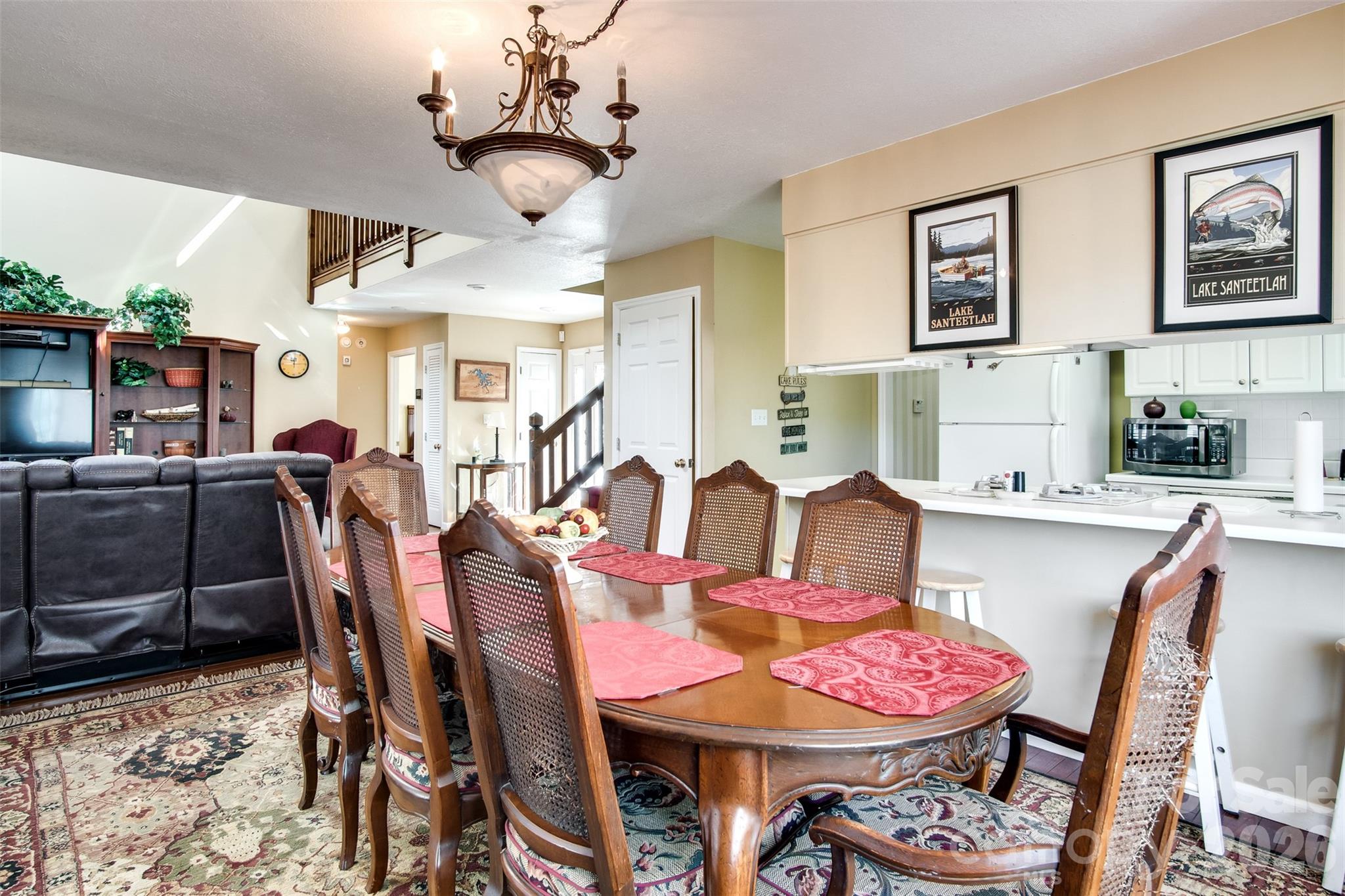 82 Avisco Road — Robbinsville