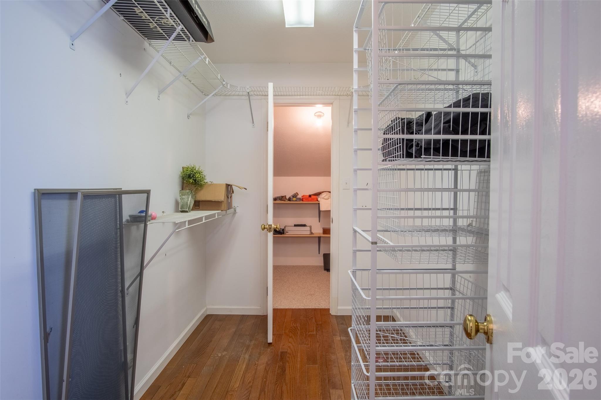 82 Avisco Road — Robbinsville