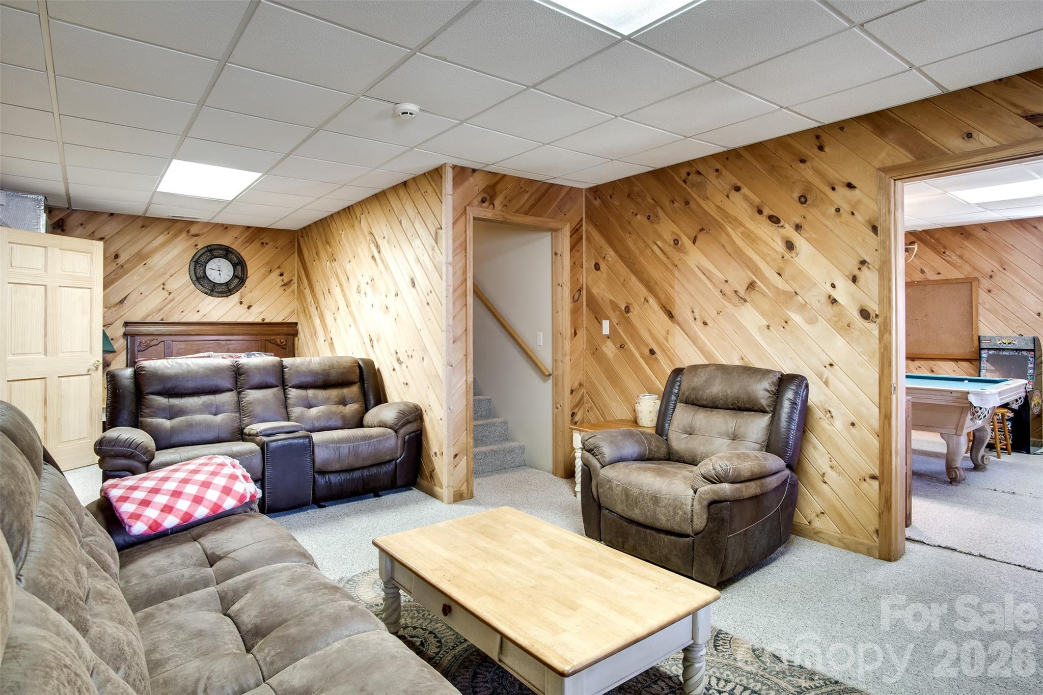 82 Avisco Road — Robbinsville