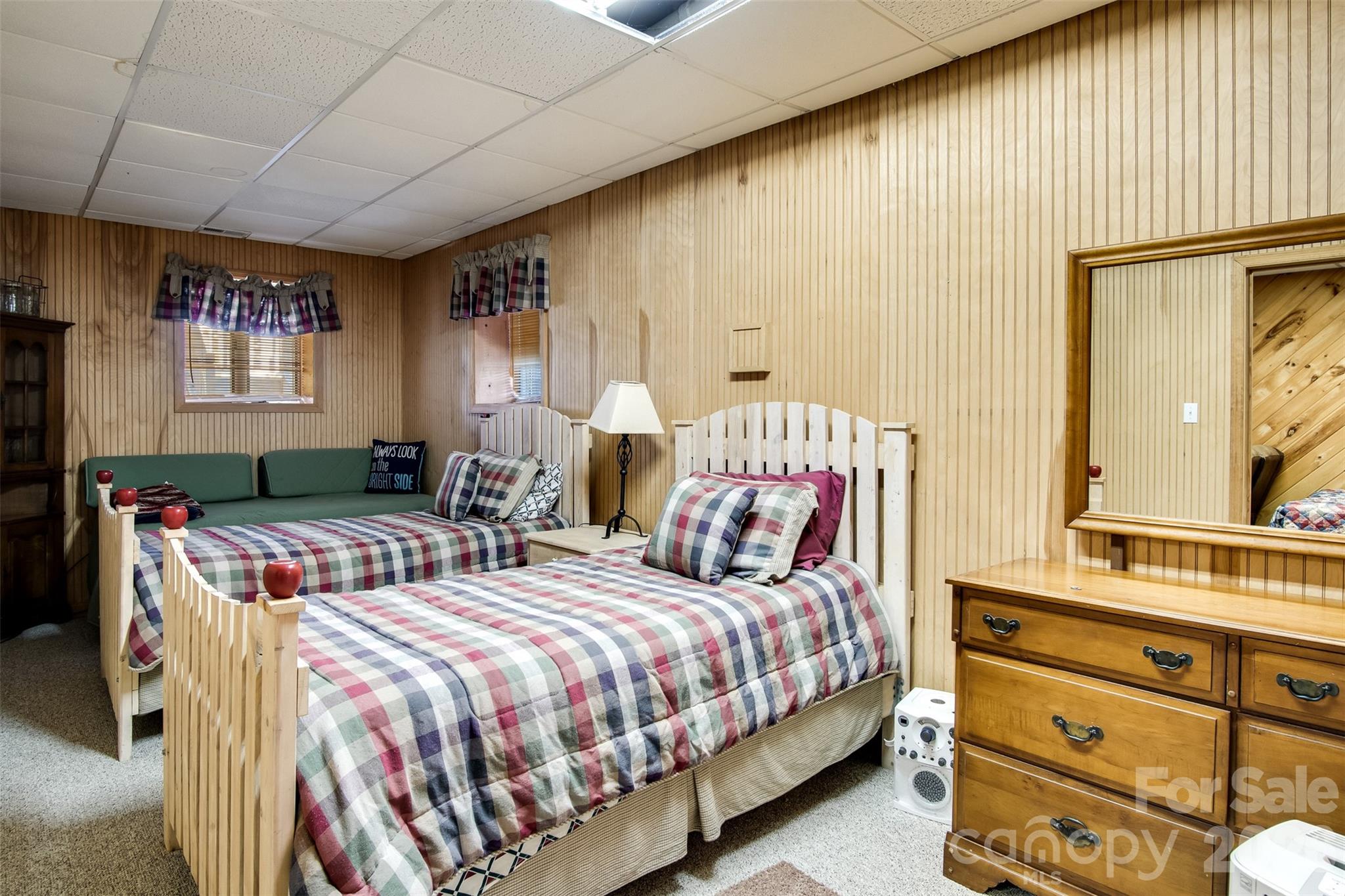 82 Avisco Road — Robbinsville