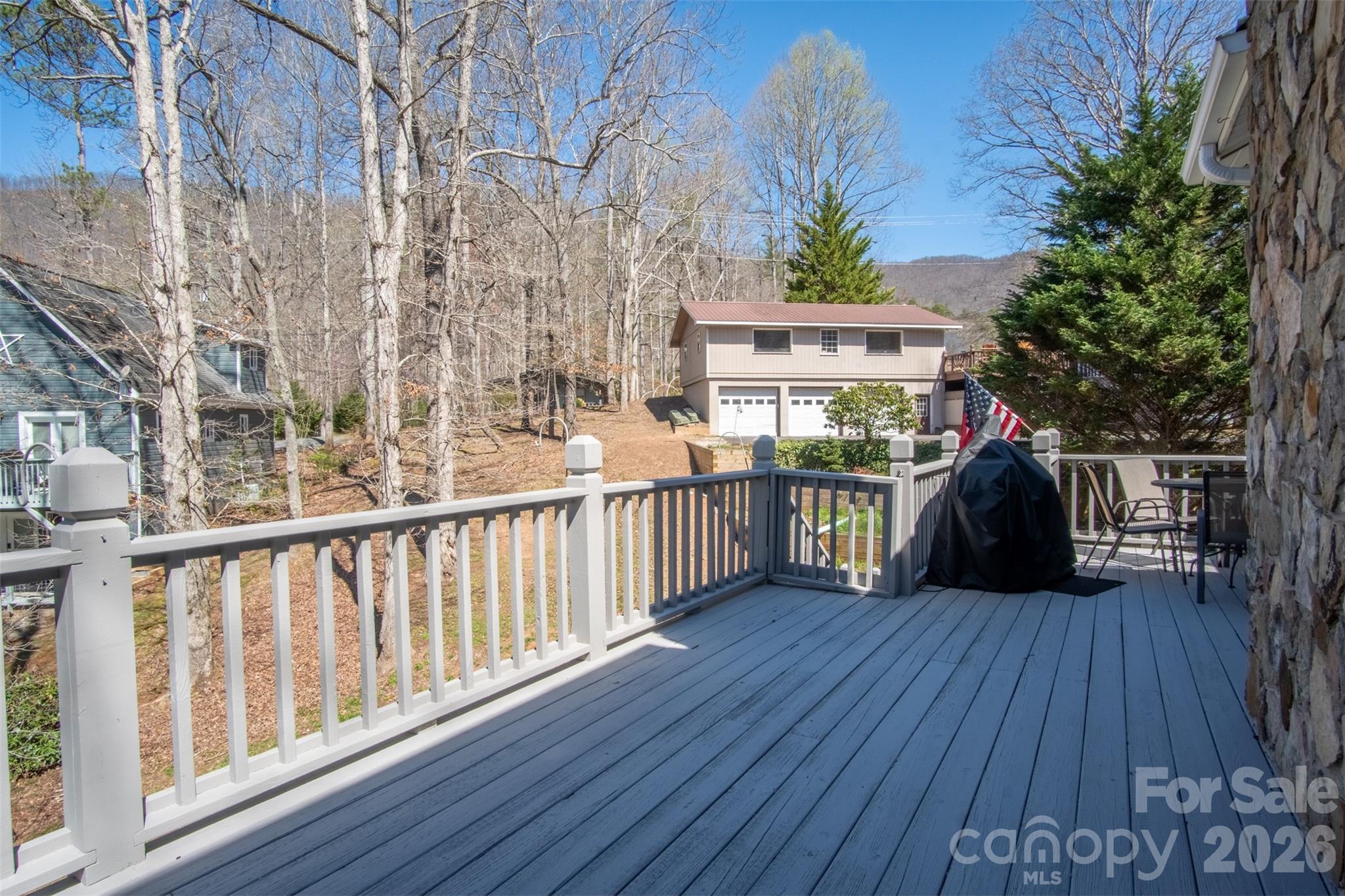 82 Avisco Road — Robbinsville