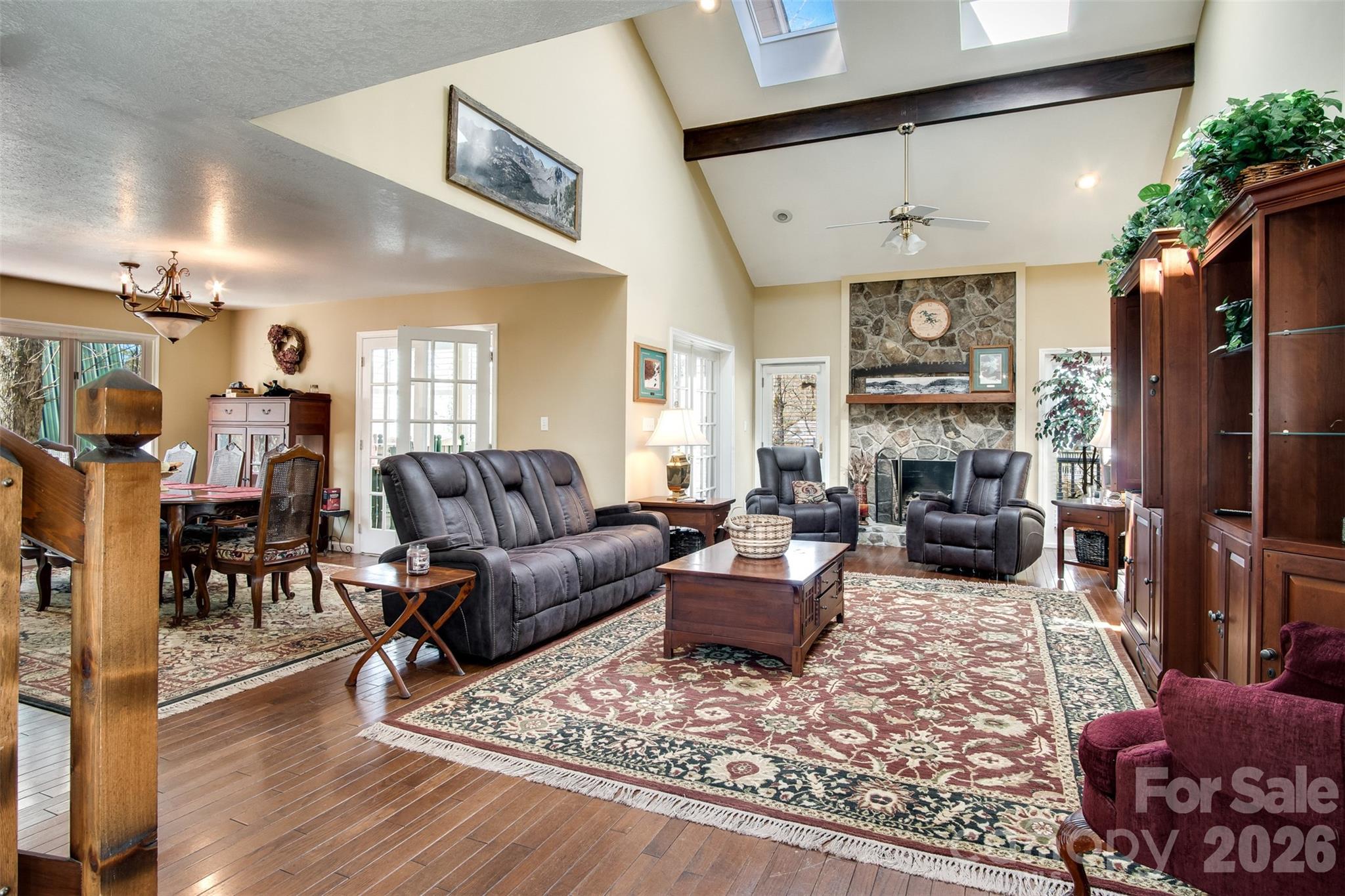 82 Avisco Road — Robbinsville