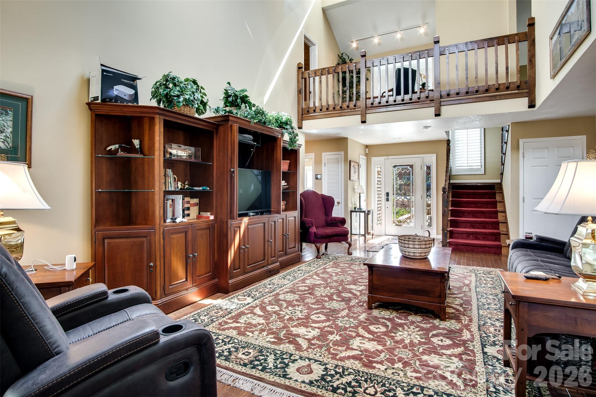 82 Avisco Road — Robbinsville