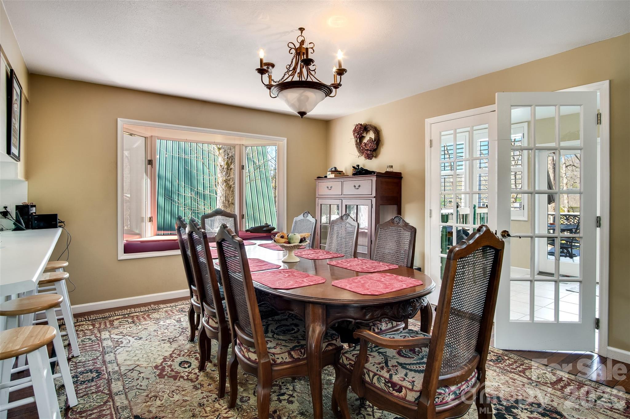 82 Avisco Road — Robbinsville