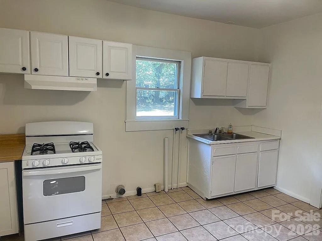 72 Spencer Avenue — Mooresville