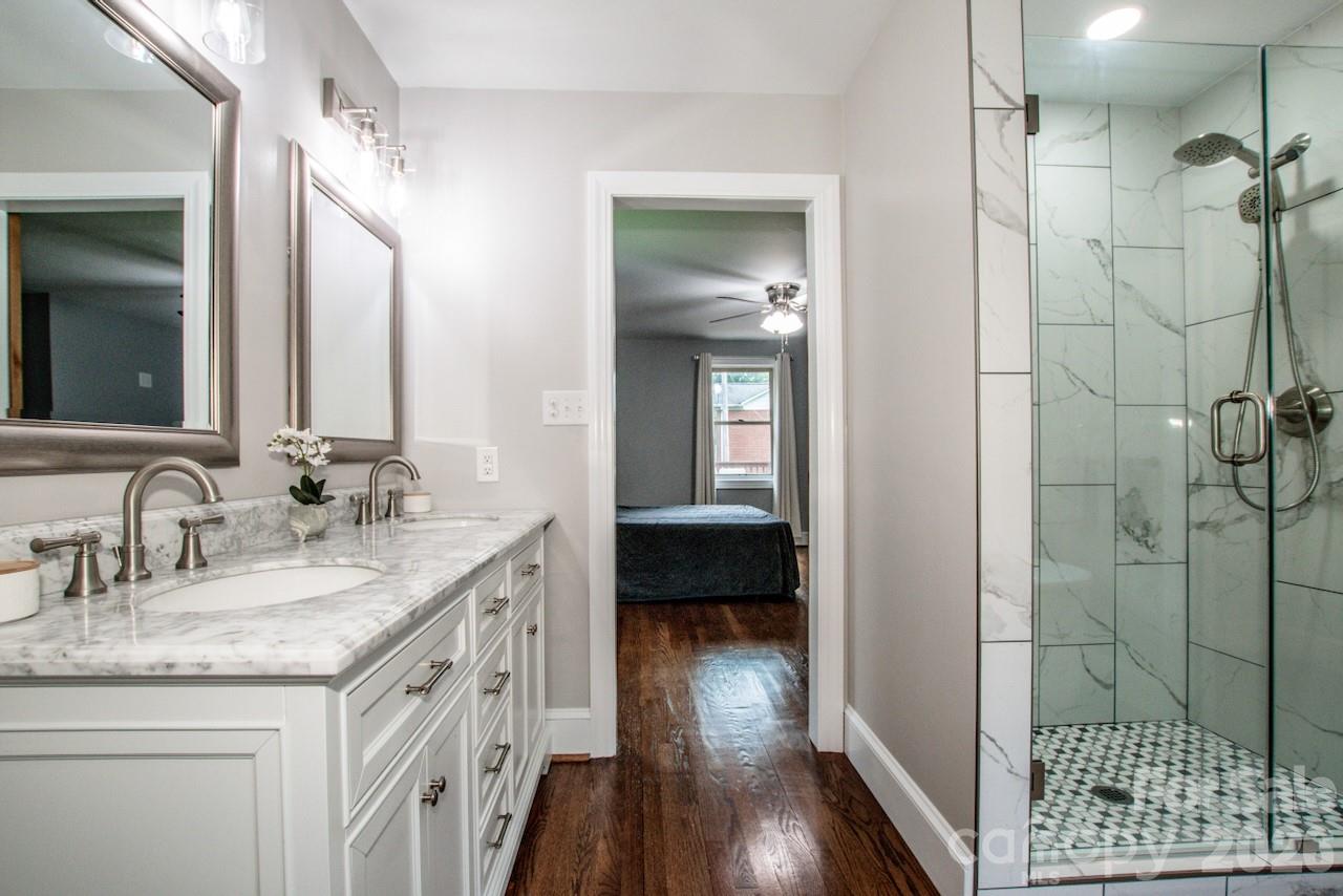 476 Summit Avenue — Statesville