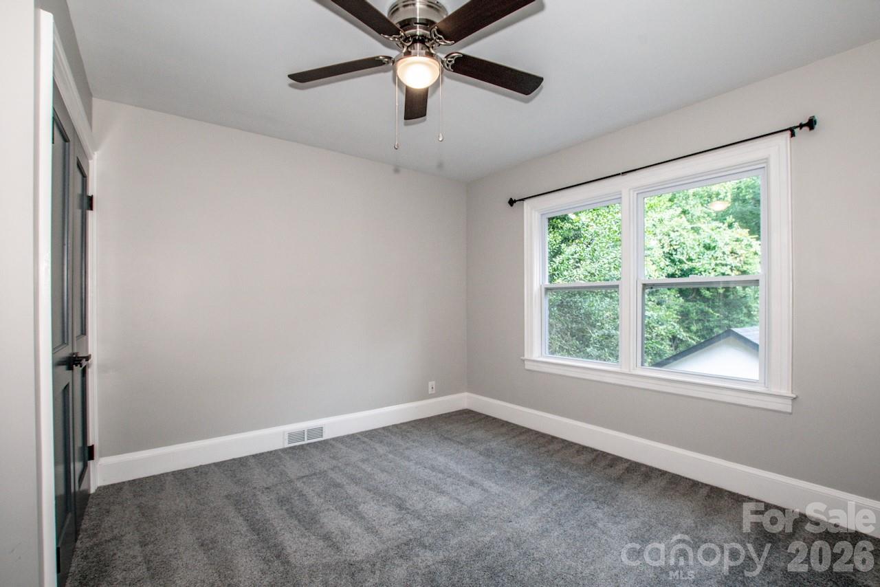 476 Summit Avenue — Statesville