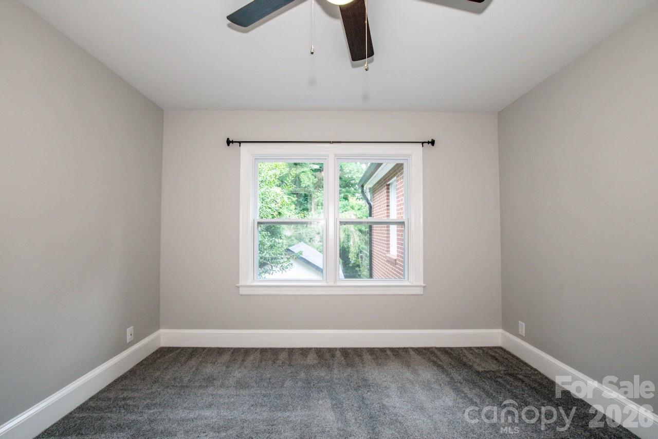 476 Summit Avenue — Statesville