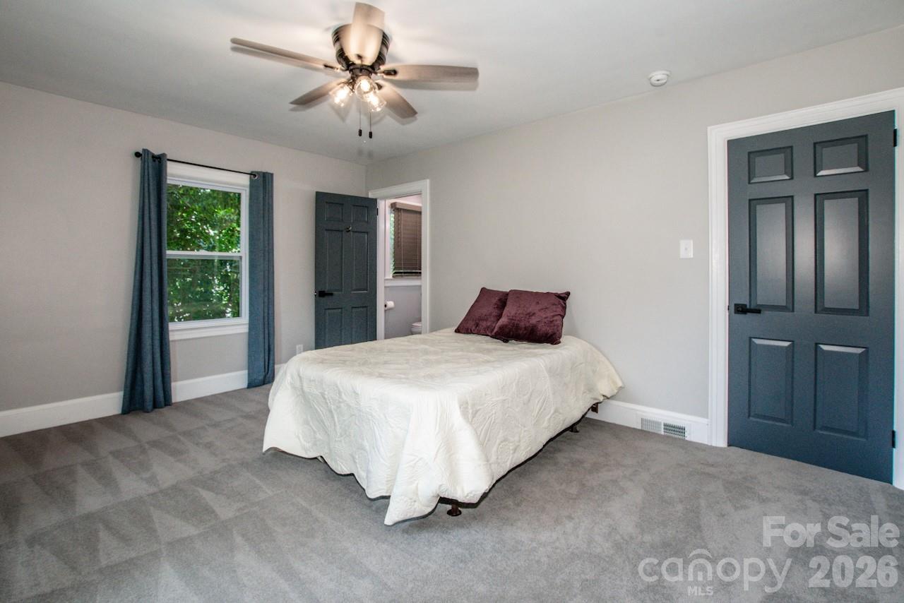 476 Summit Avenue — Statesville