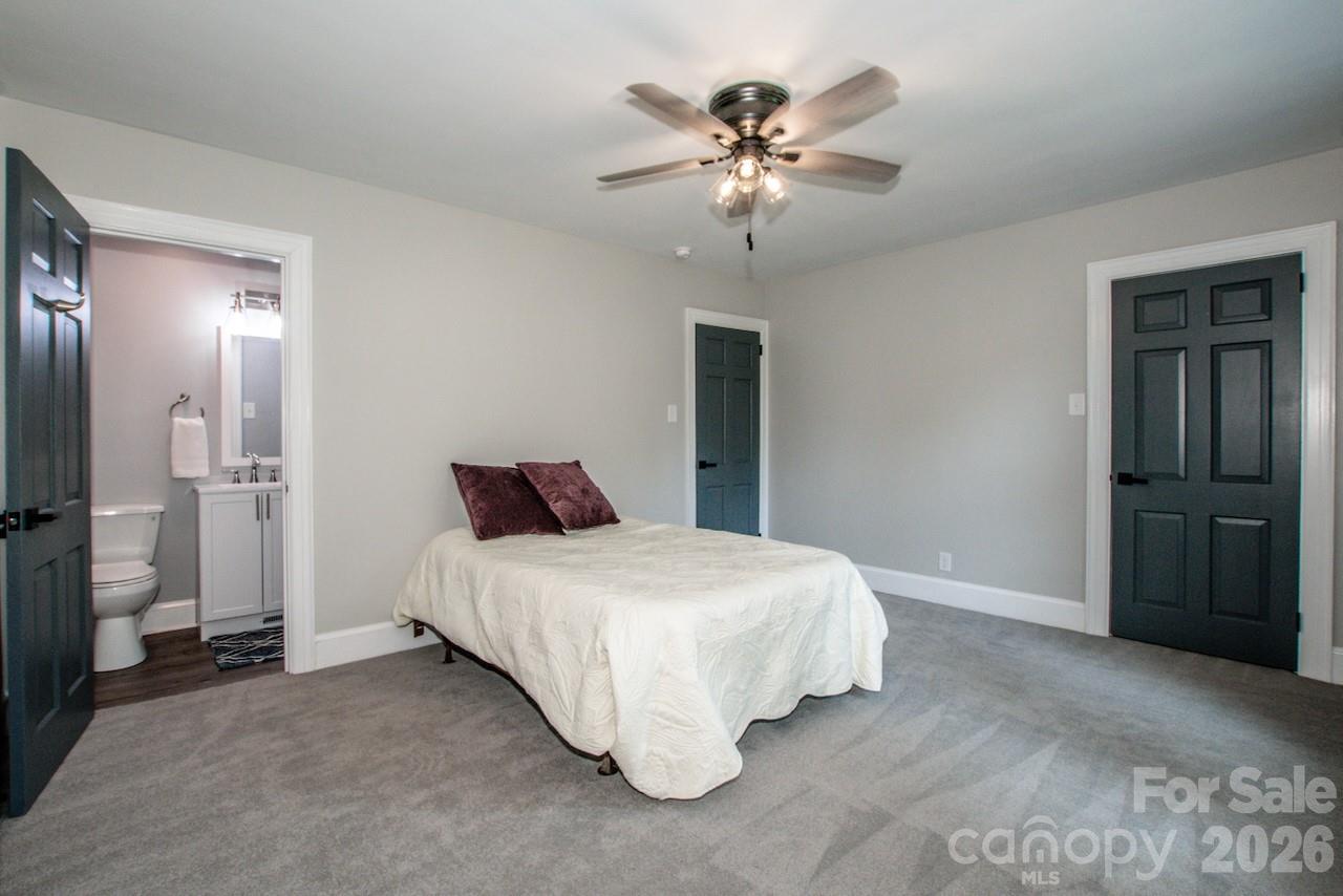 476 Summit Avenue — Statesville