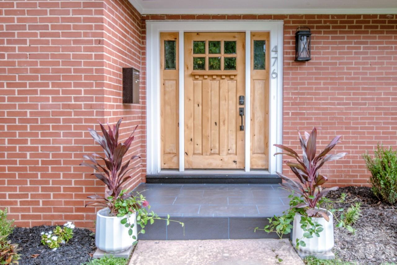 476 Summit Avenue — Statesville