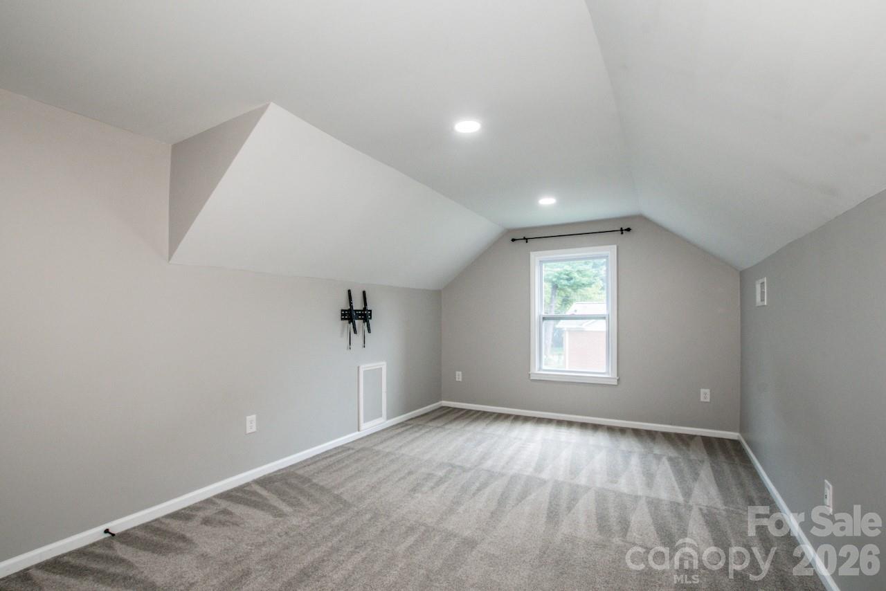 476 Summit Avenue — Statesville