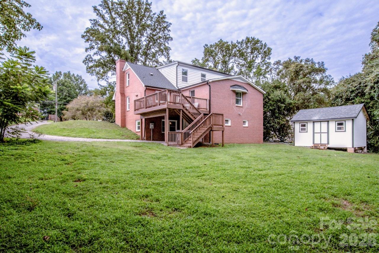 476 Summit Avenue — Statesville