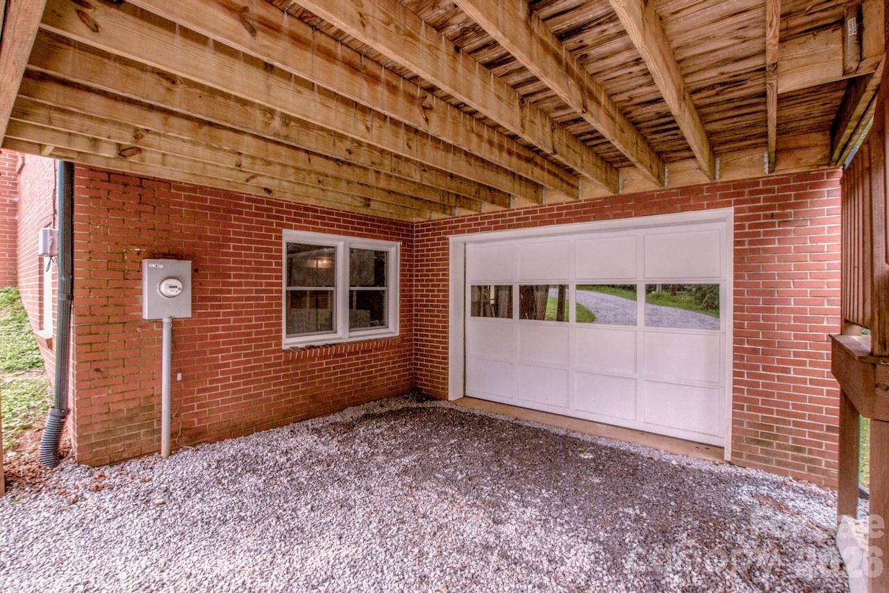 476 Summit Avenue — Statesville