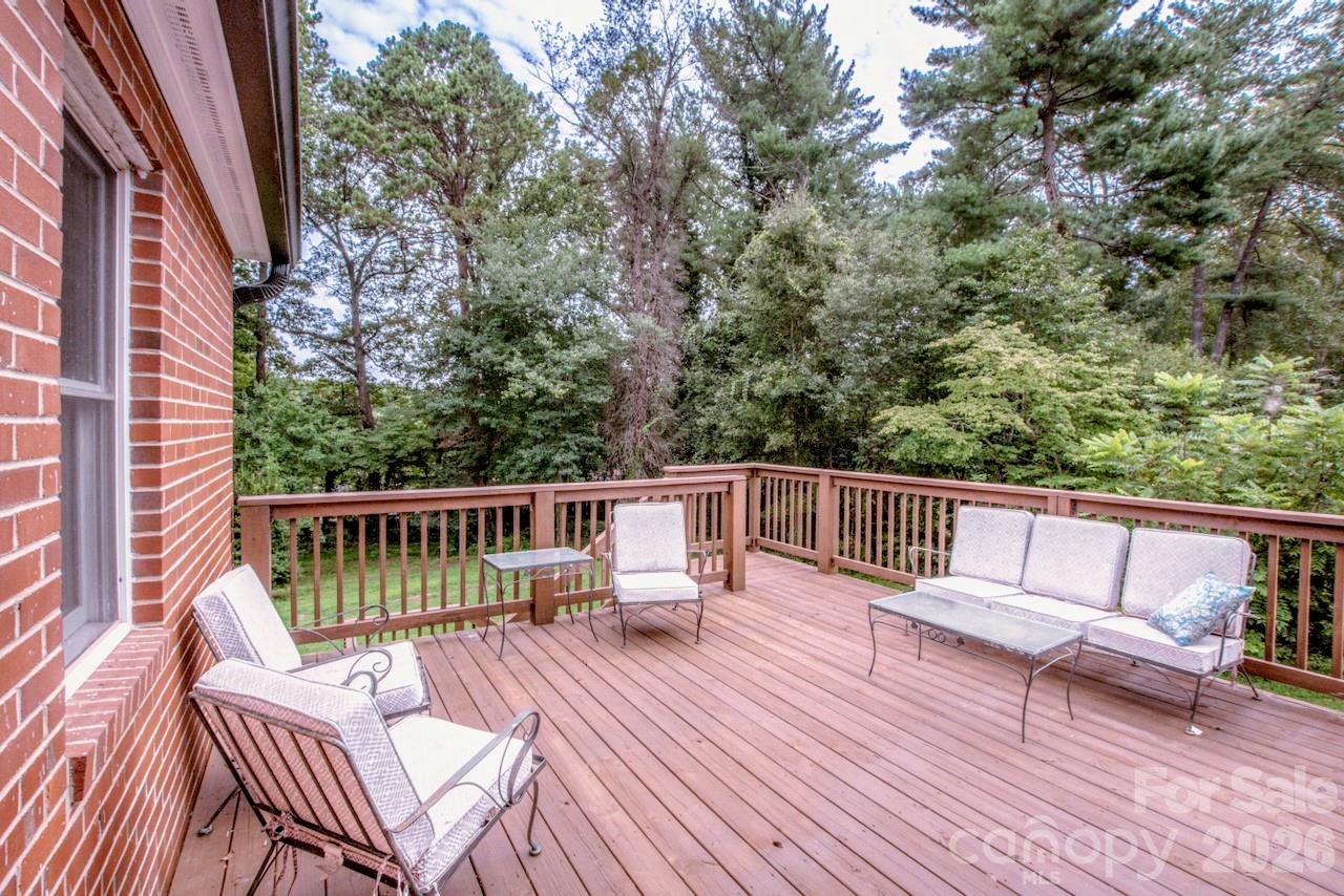 476 Summit Avenue — Statesville