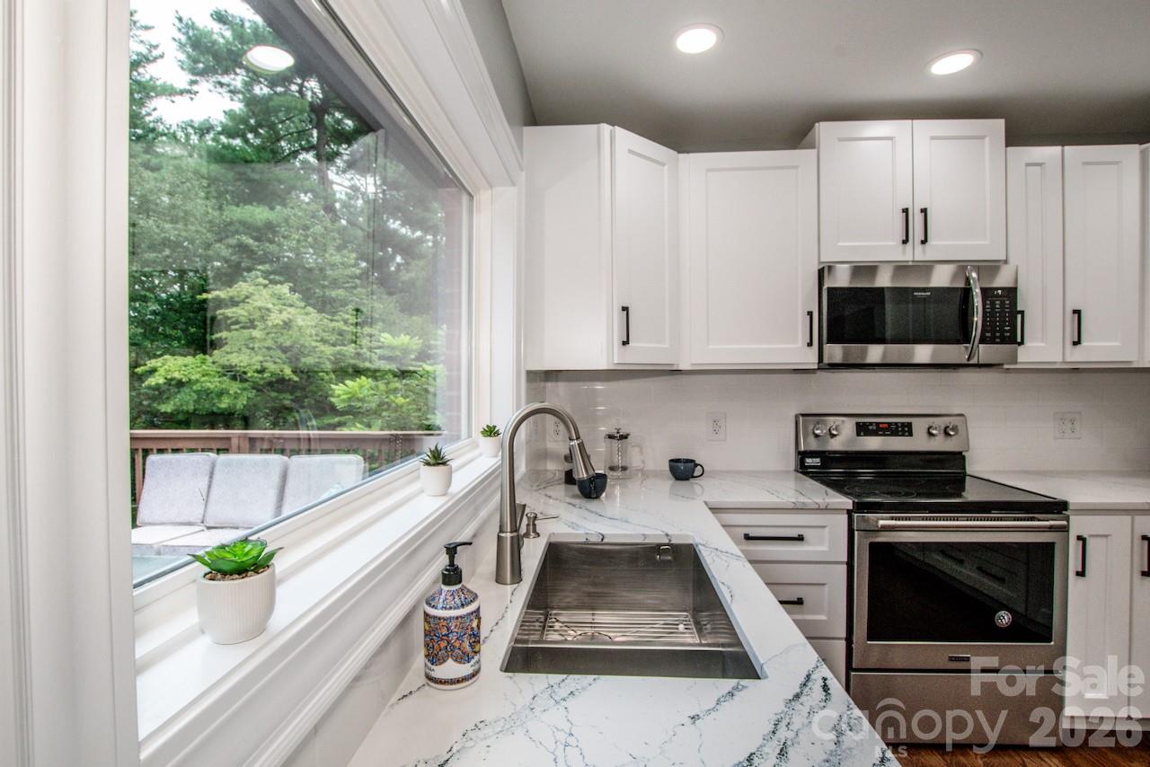 476 Summit Avenue — Statesville