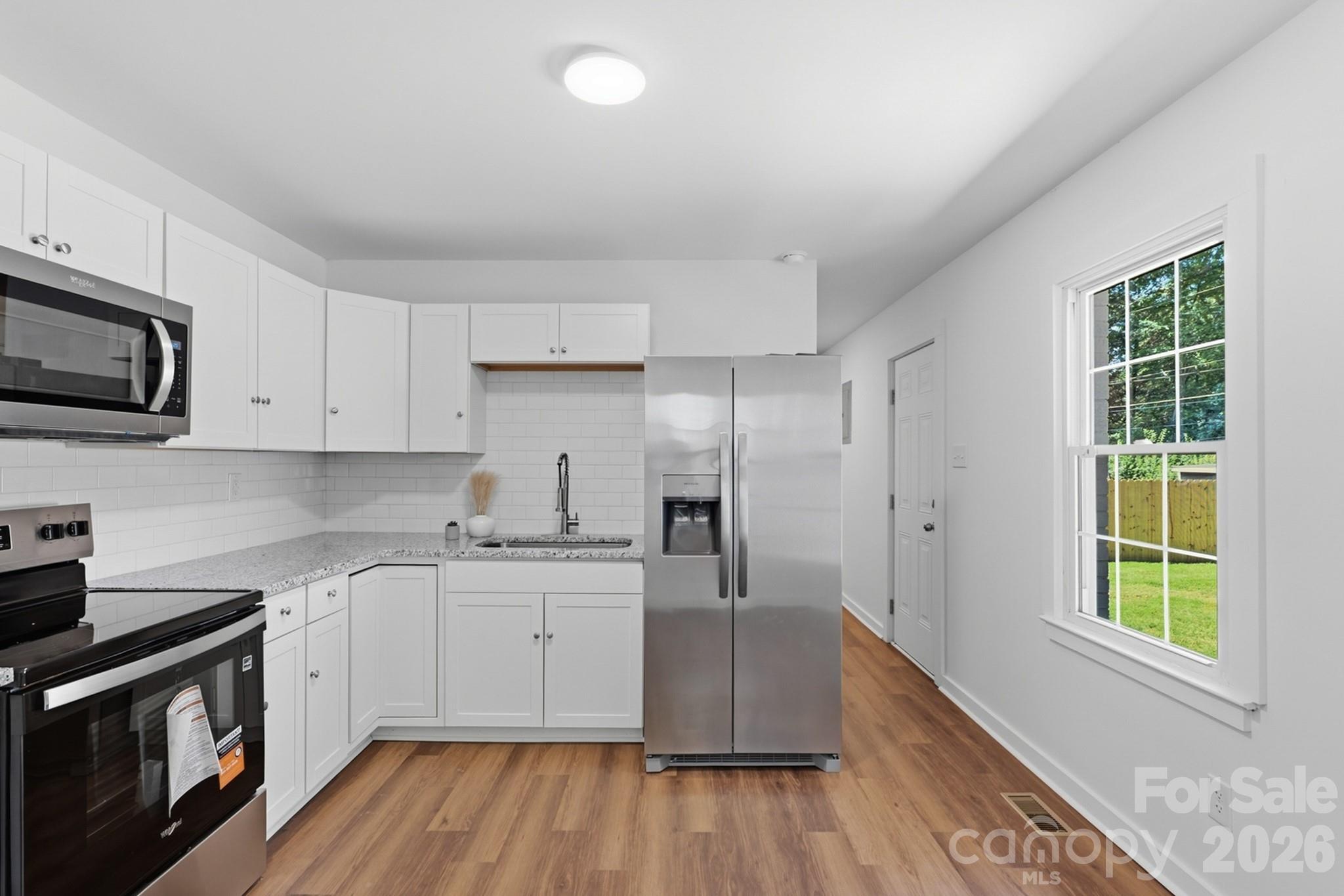 823 Farmcrest Drive — Charlotte
