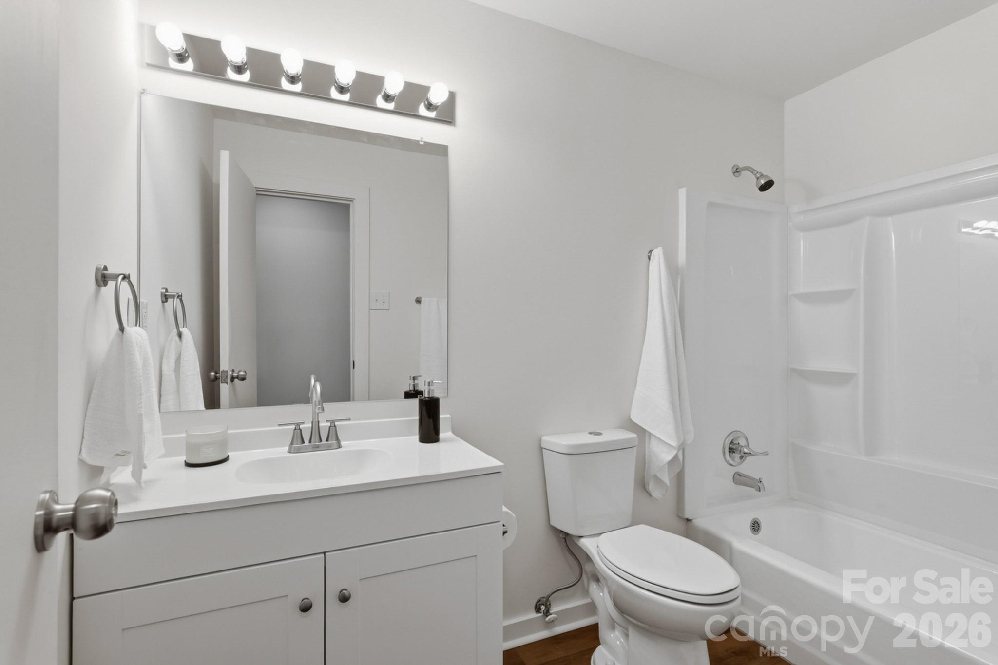 823 Farmcrest Drive — Charlotte
