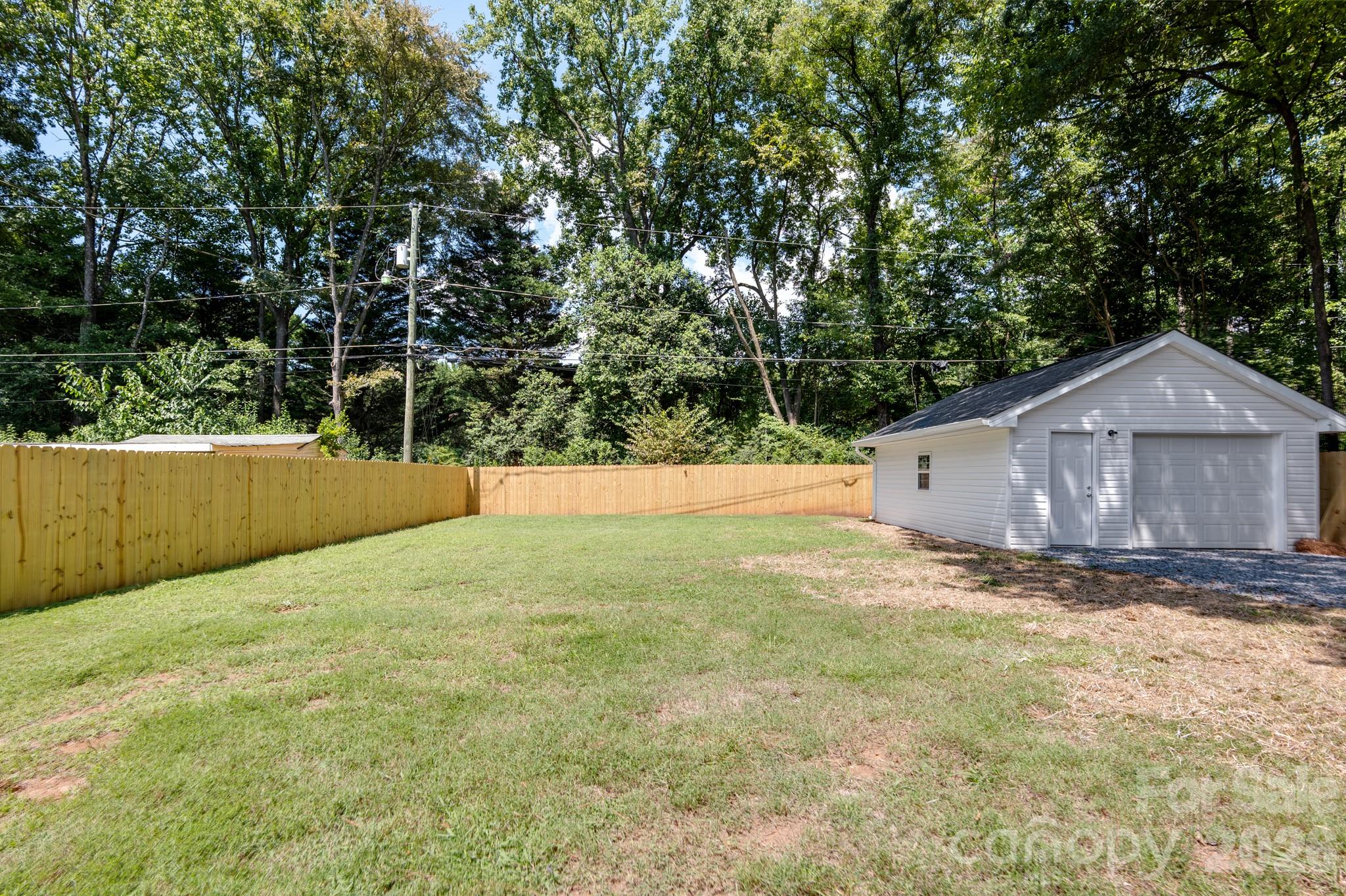 823 Farmcrest Drive — Charlotte