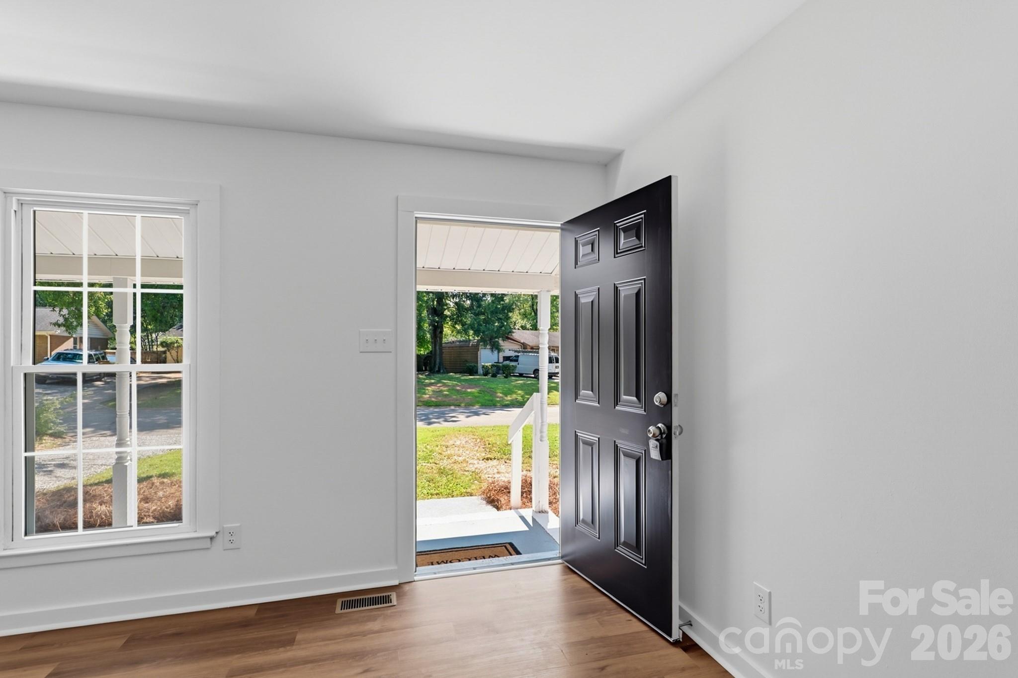 823 Farmcrest Drive — Charlotte