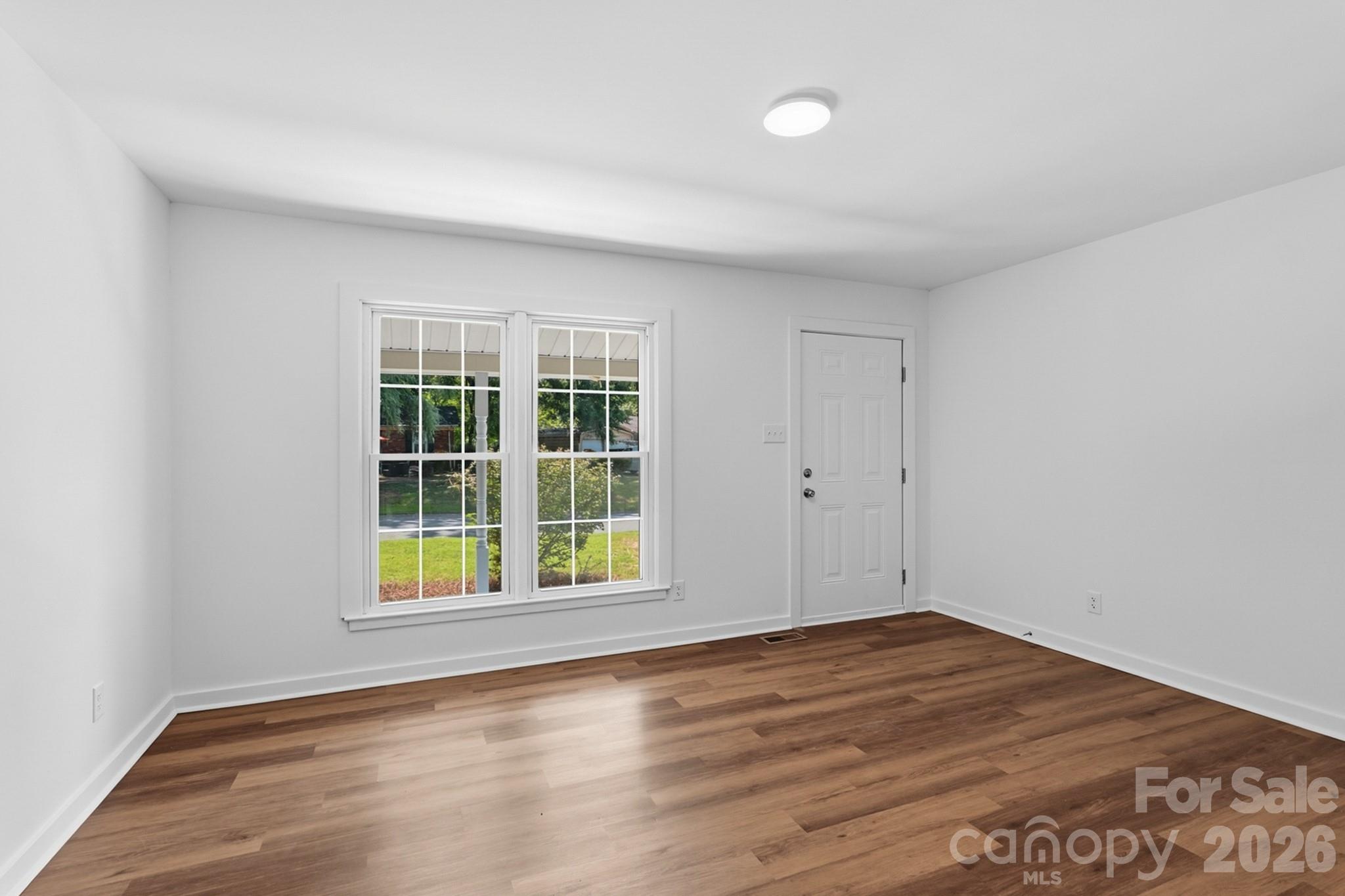 823 Farmcrest Drive — Charlotte