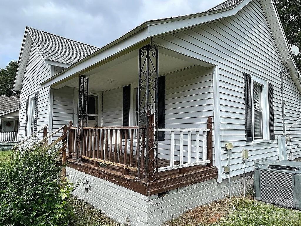 23 Selma Drive — Mooresville