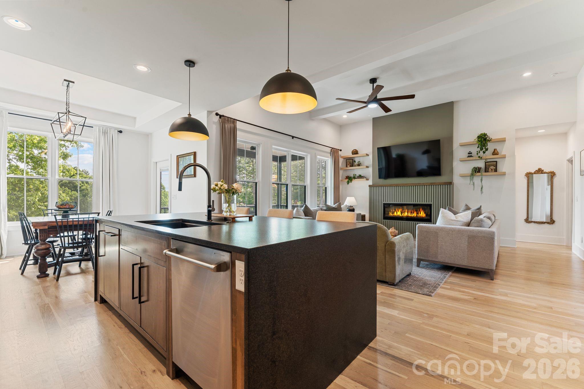 1116 Players Ridge Road — Hickory