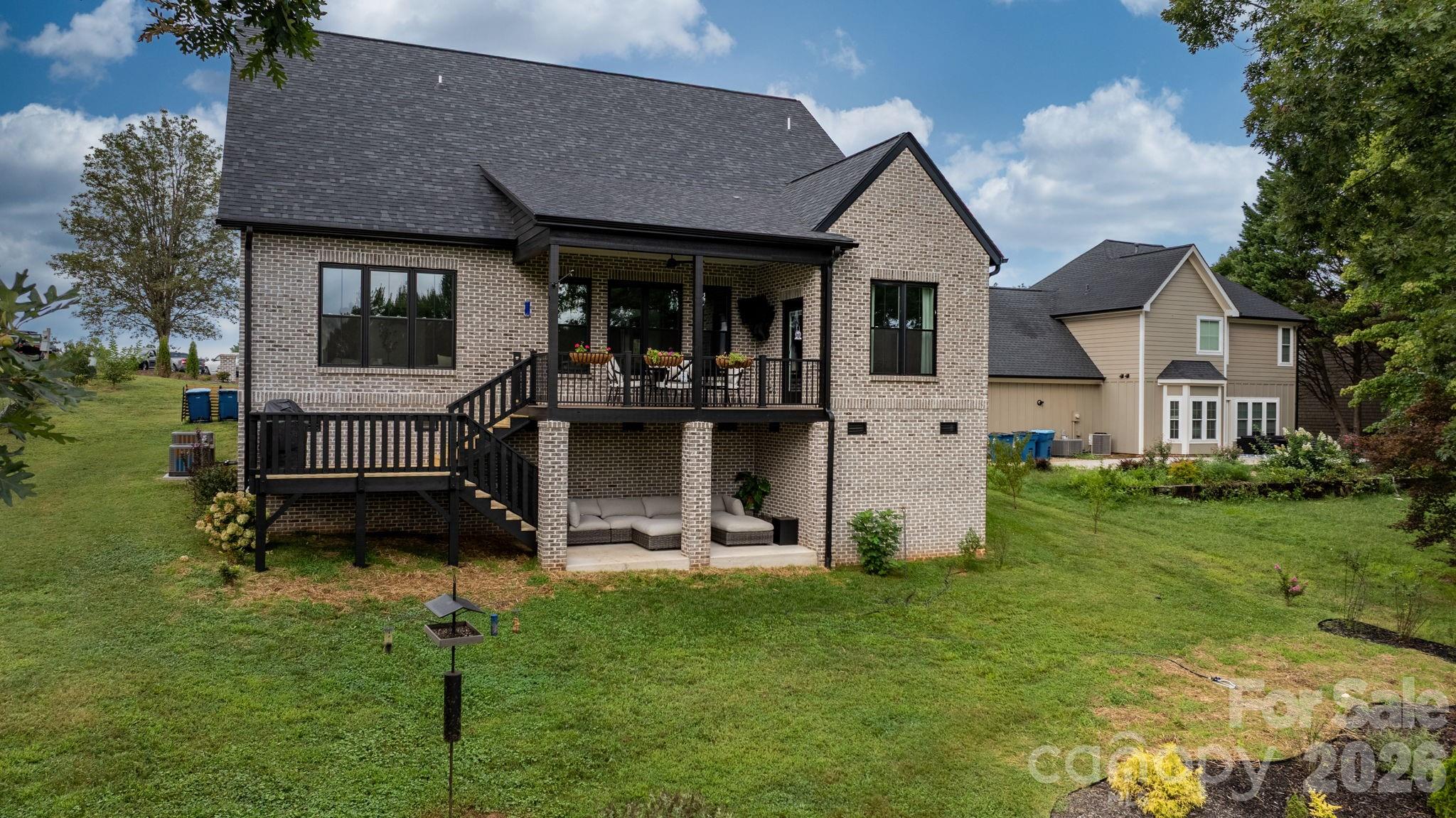 1116 Players Ridge Road — Hickory