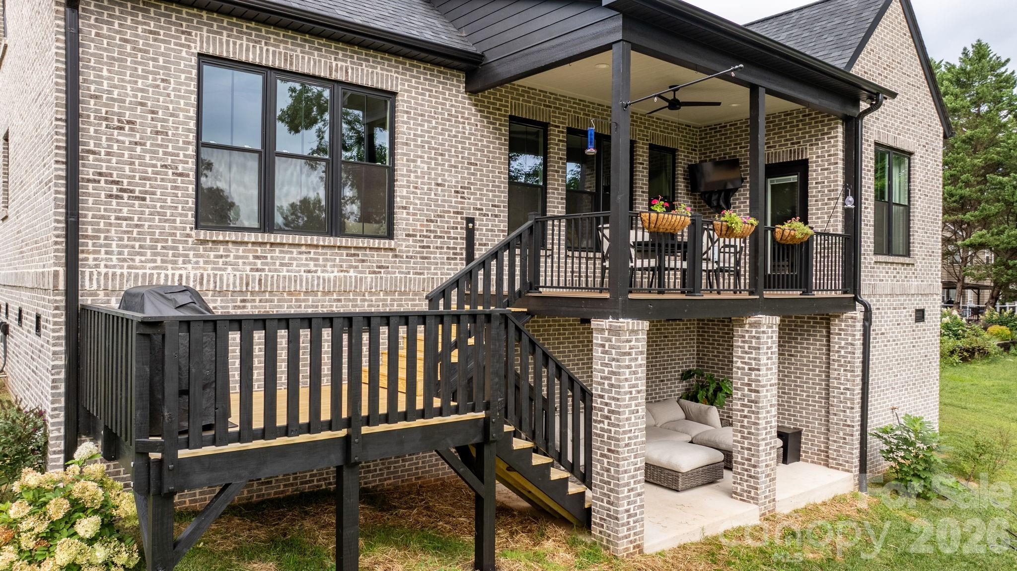 1116 Players Ridge Road — Hickory